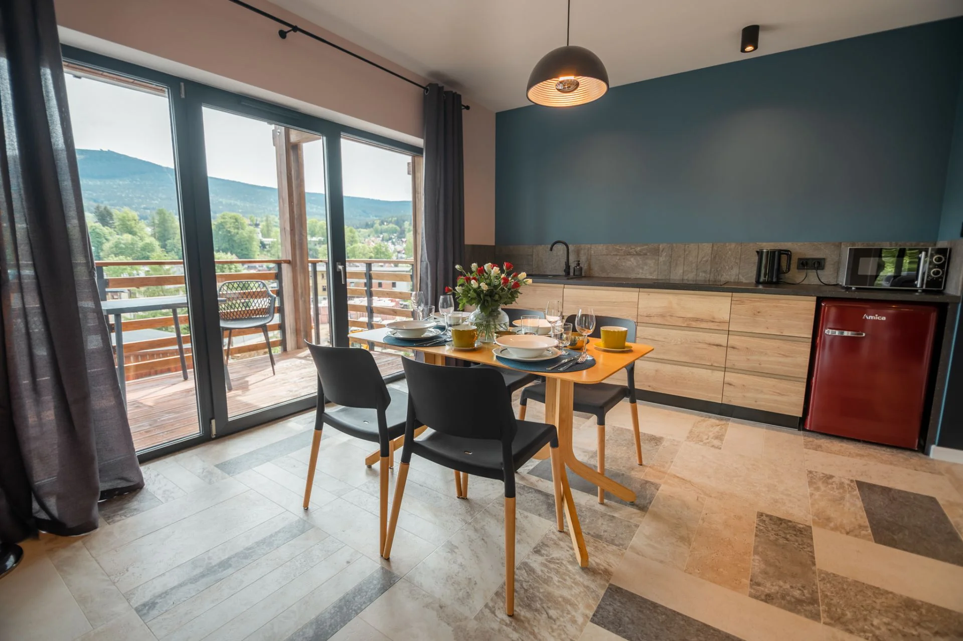 Apartmány až pro 6 osob ve Szklarske Porębě: sauna v ceně, možnost snídaní, blízko skiraeál i zábavní parky