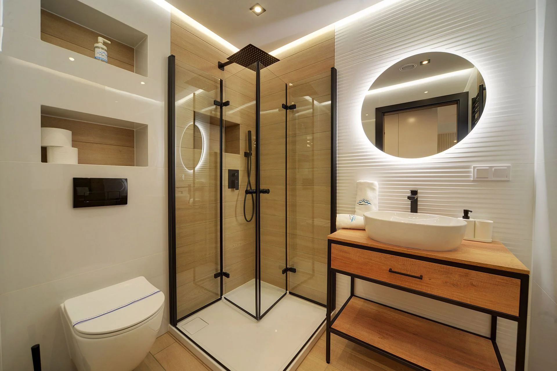 Apartmány až pro 6 osob ve Szklarske Porębě: sauna v ceně, možnost snídaní, blízko skiraeál i zábavní parky