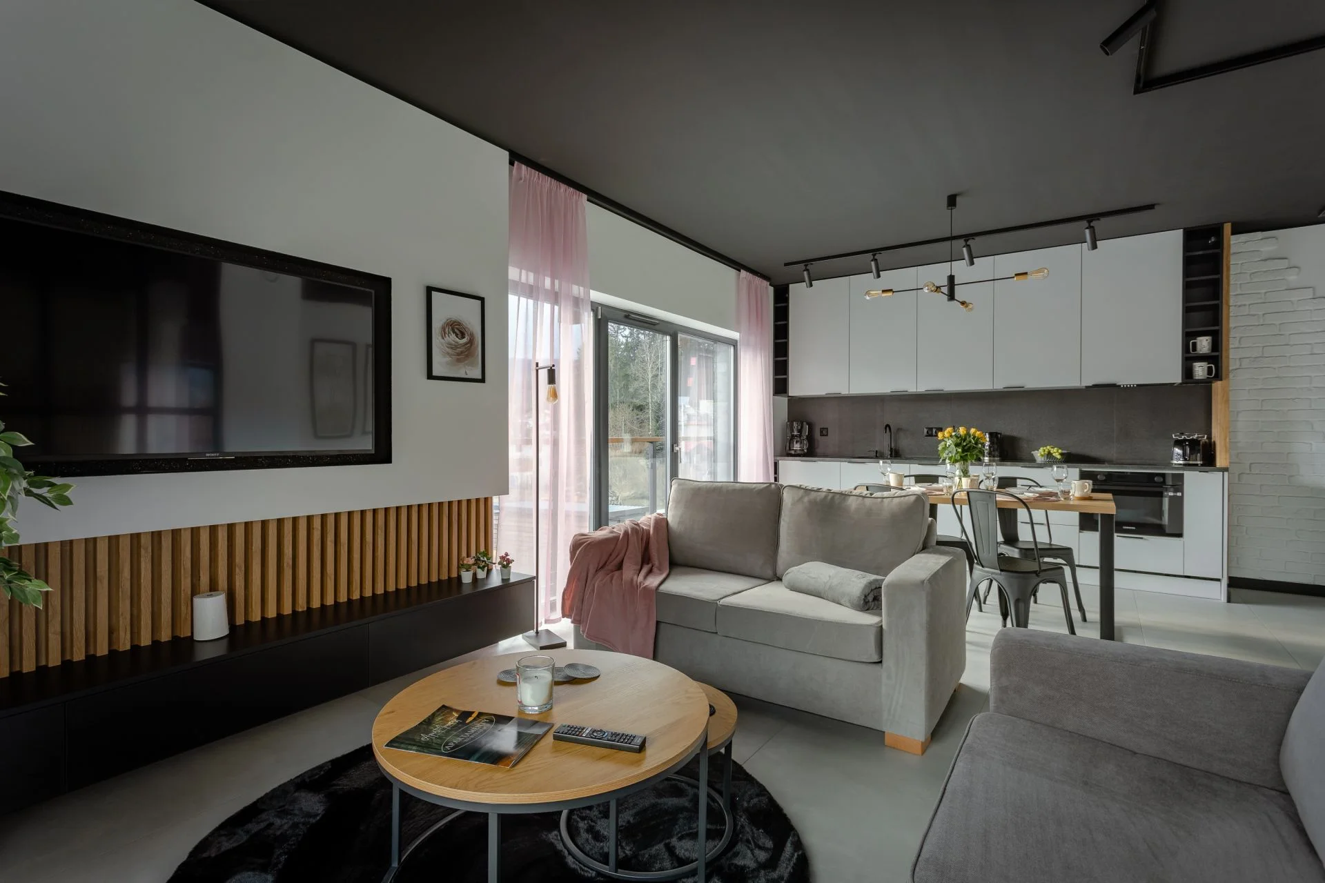 Apartmány až pro 6 osob ve Szklarske Porębě: sauna v ceně, možnost snídaní, blízko skiraeál i zábavní parky