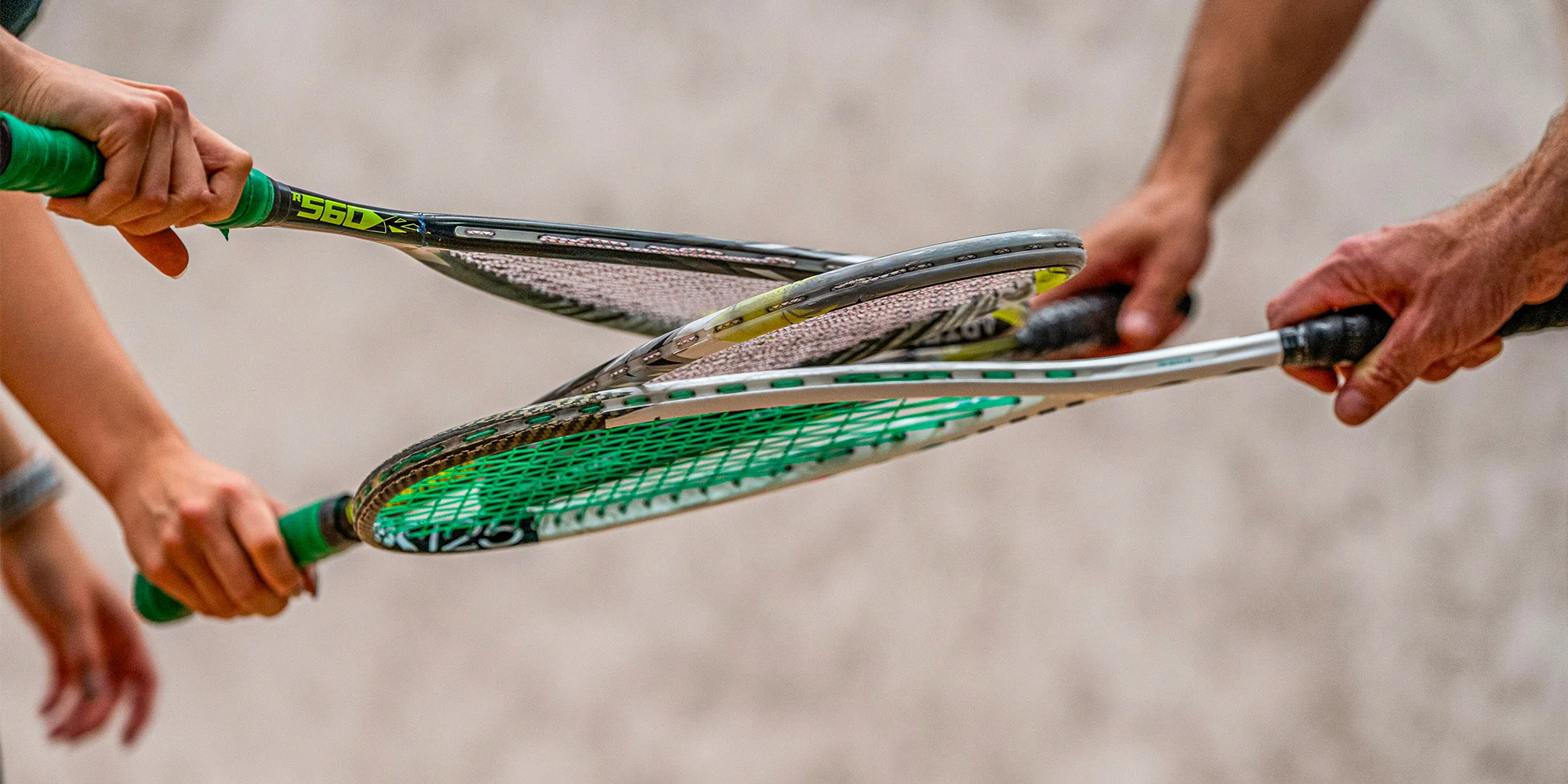 Dejte si do těla: hodina squashe nebo badmintonu ve všední dny