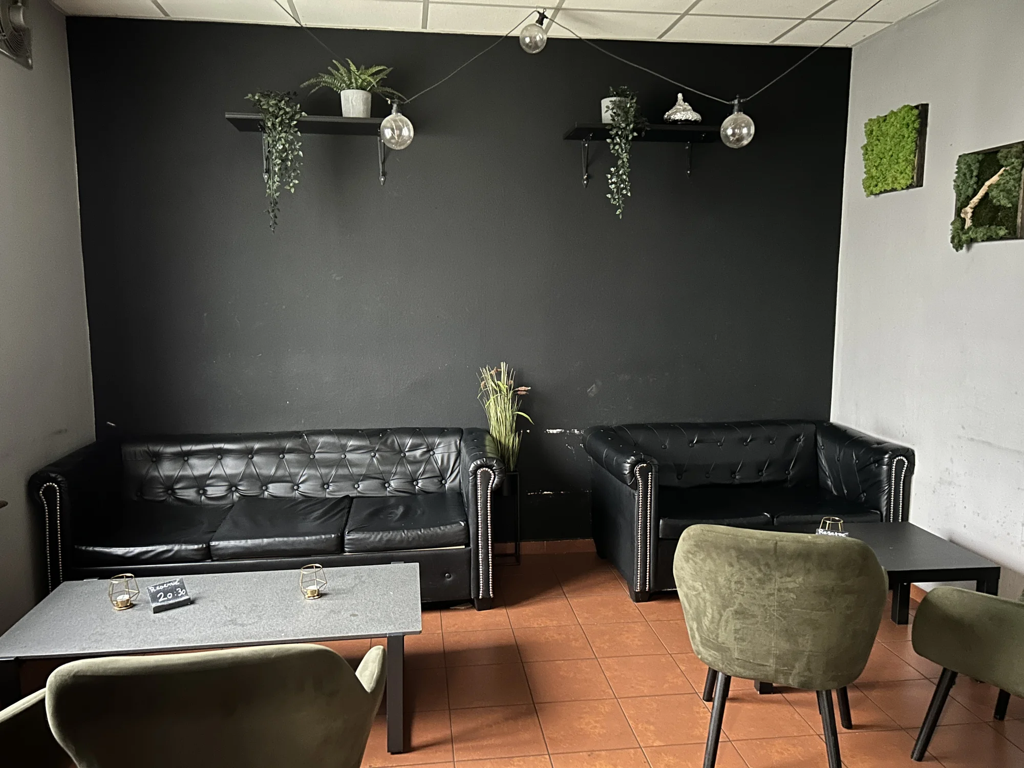 Vyladěný sushi set pro 2 či 4 osoby i s vodní dýmkou: maki, nigiri i oni rolls