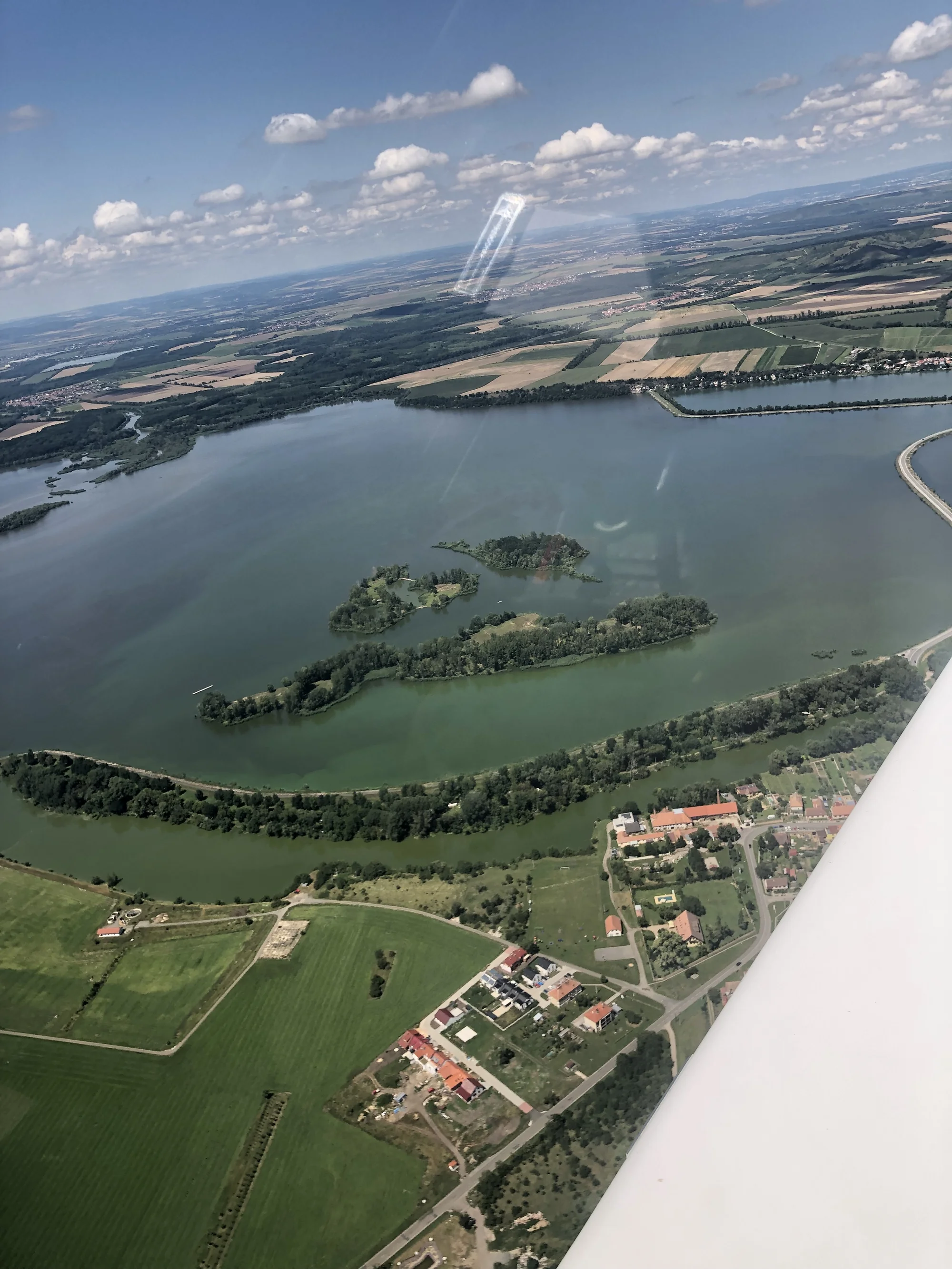 Vzneste se a kochejte se: vyhlídkový let nad Pálavou a Lednicí