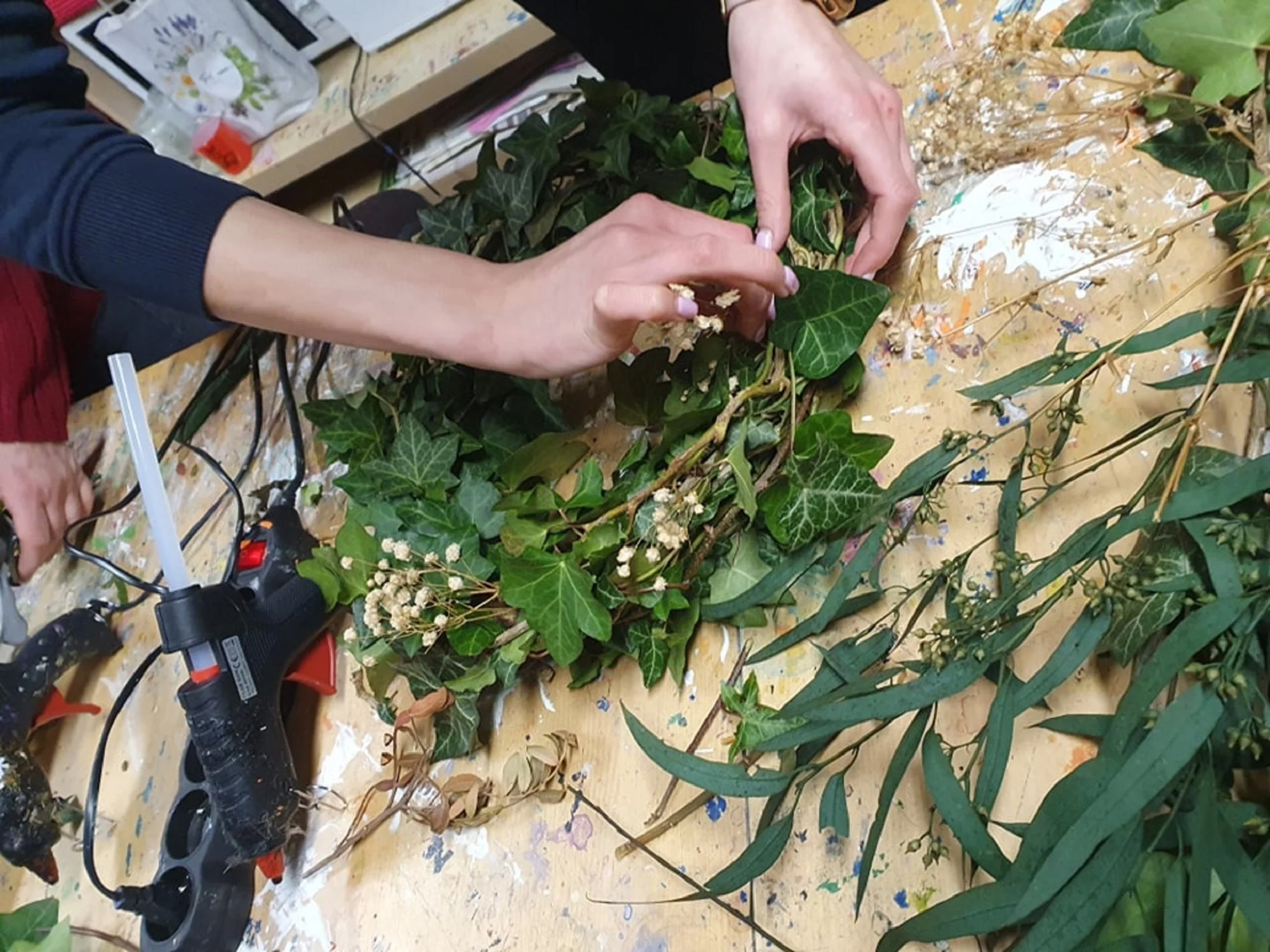 Rozvíjejte svoji kreativitu: workshopy na výrobu věnců a kytic pro 1 i 2 osoby