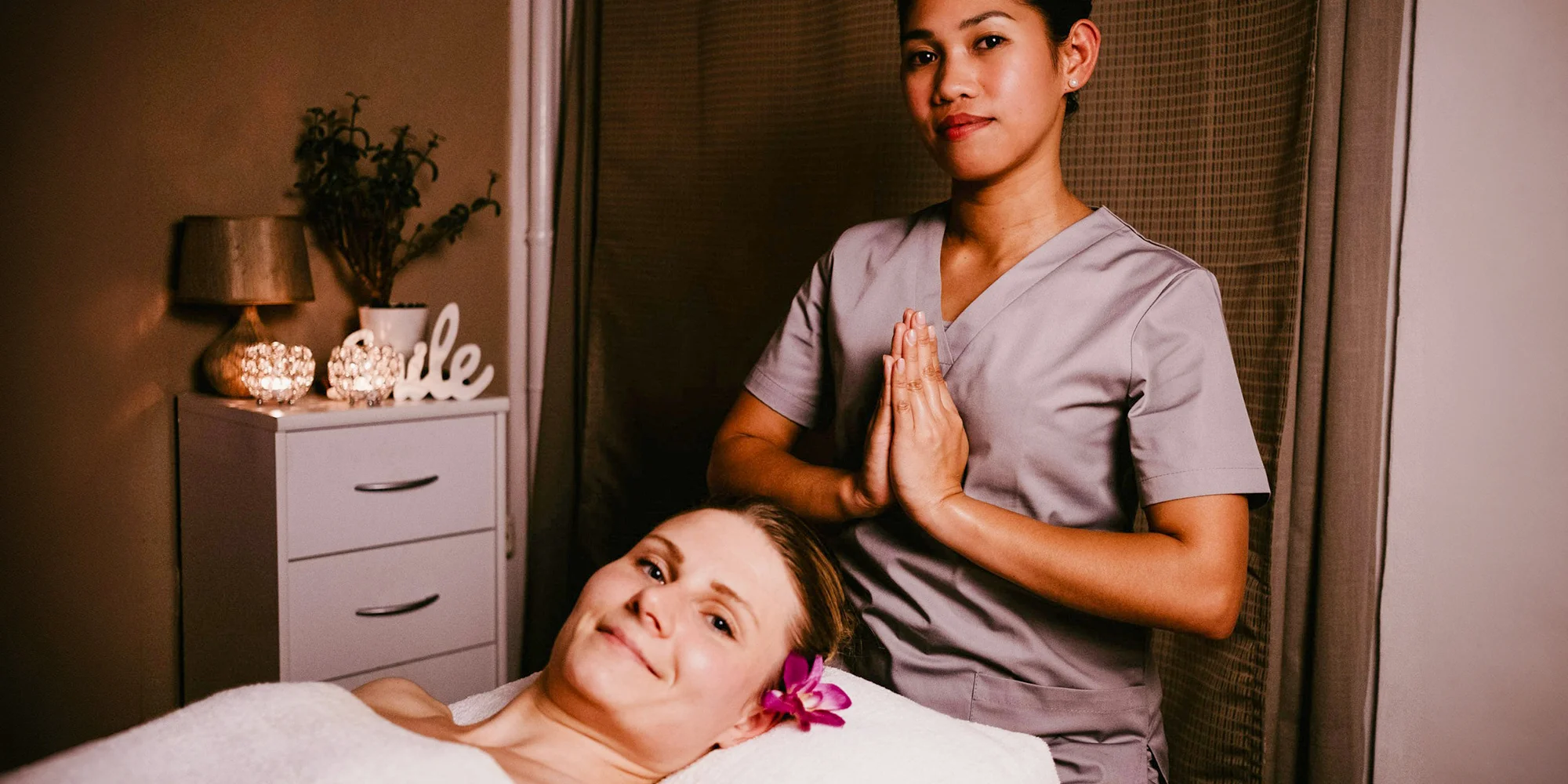 Exotické masáže: tradiční filipínská masáž Hilot, královská thajská, havajská Lomi Lomi nebo Bali