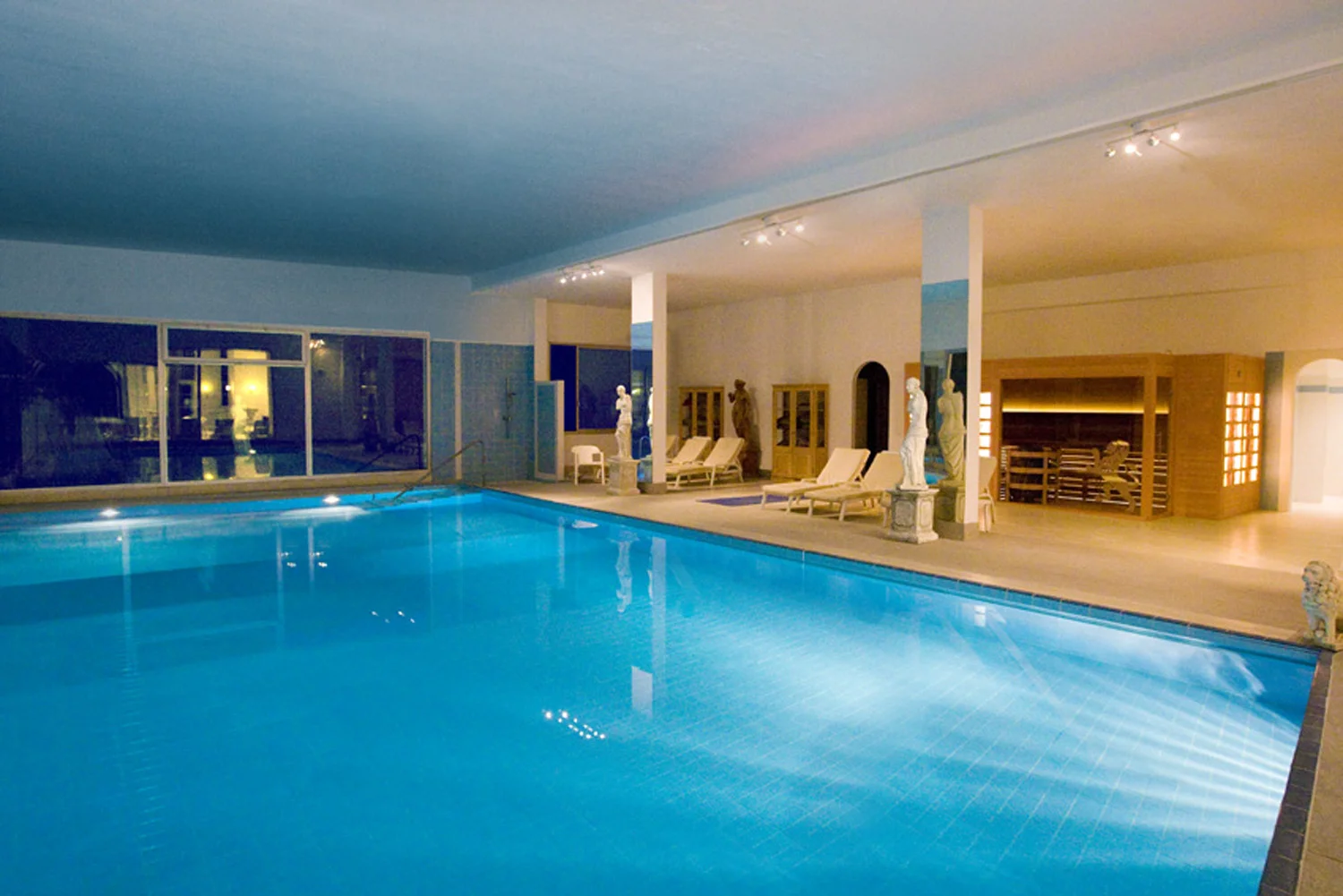 Relax v italském lázeňském městě Montegrotto Terme: 4* hotel s termálními bazény, saunou i polopenzí