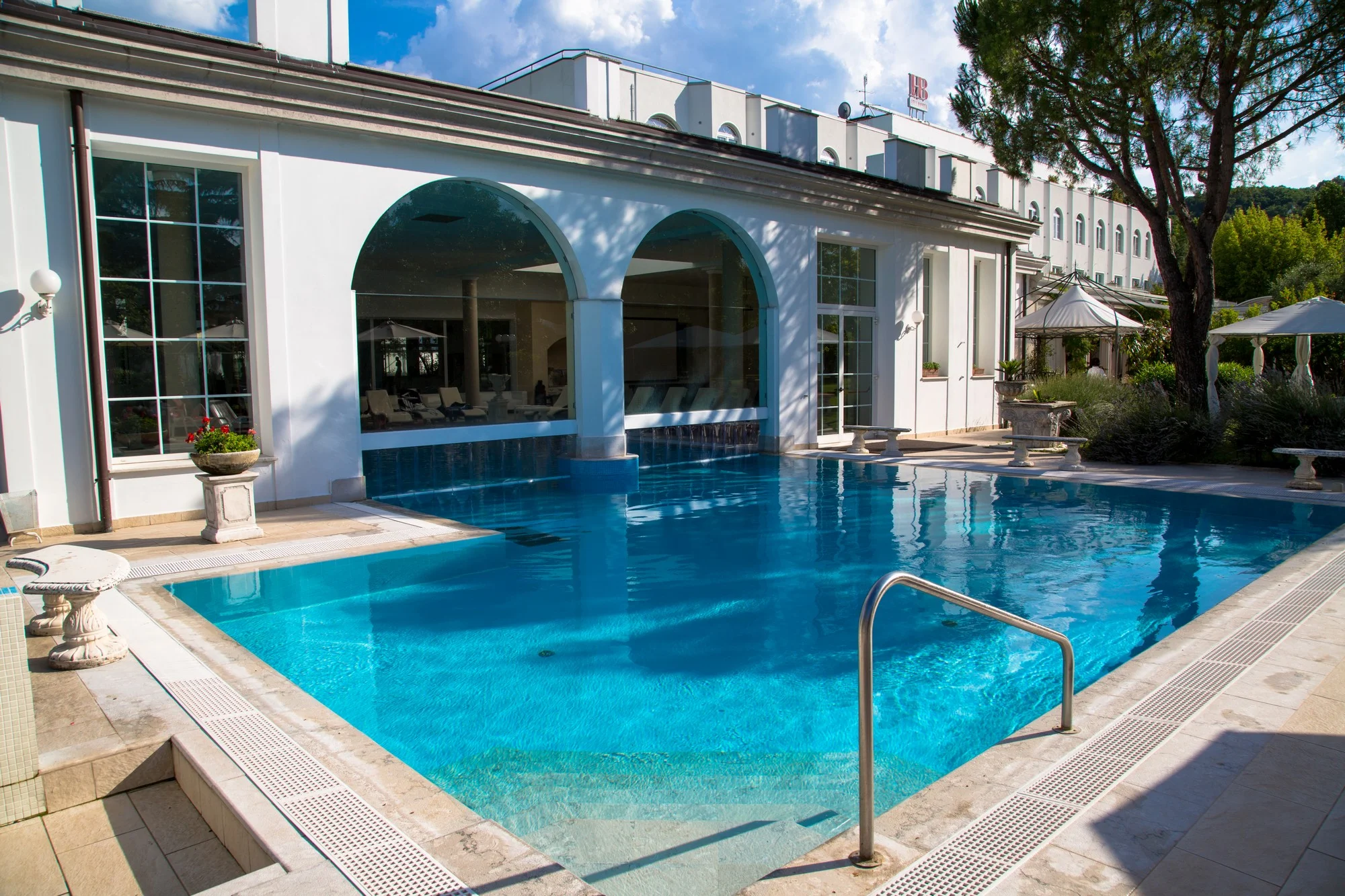 Relax v italském lázeňském městě Montegrotto Terme: 4* hotel s termálními bazény, saunou i polopenzí