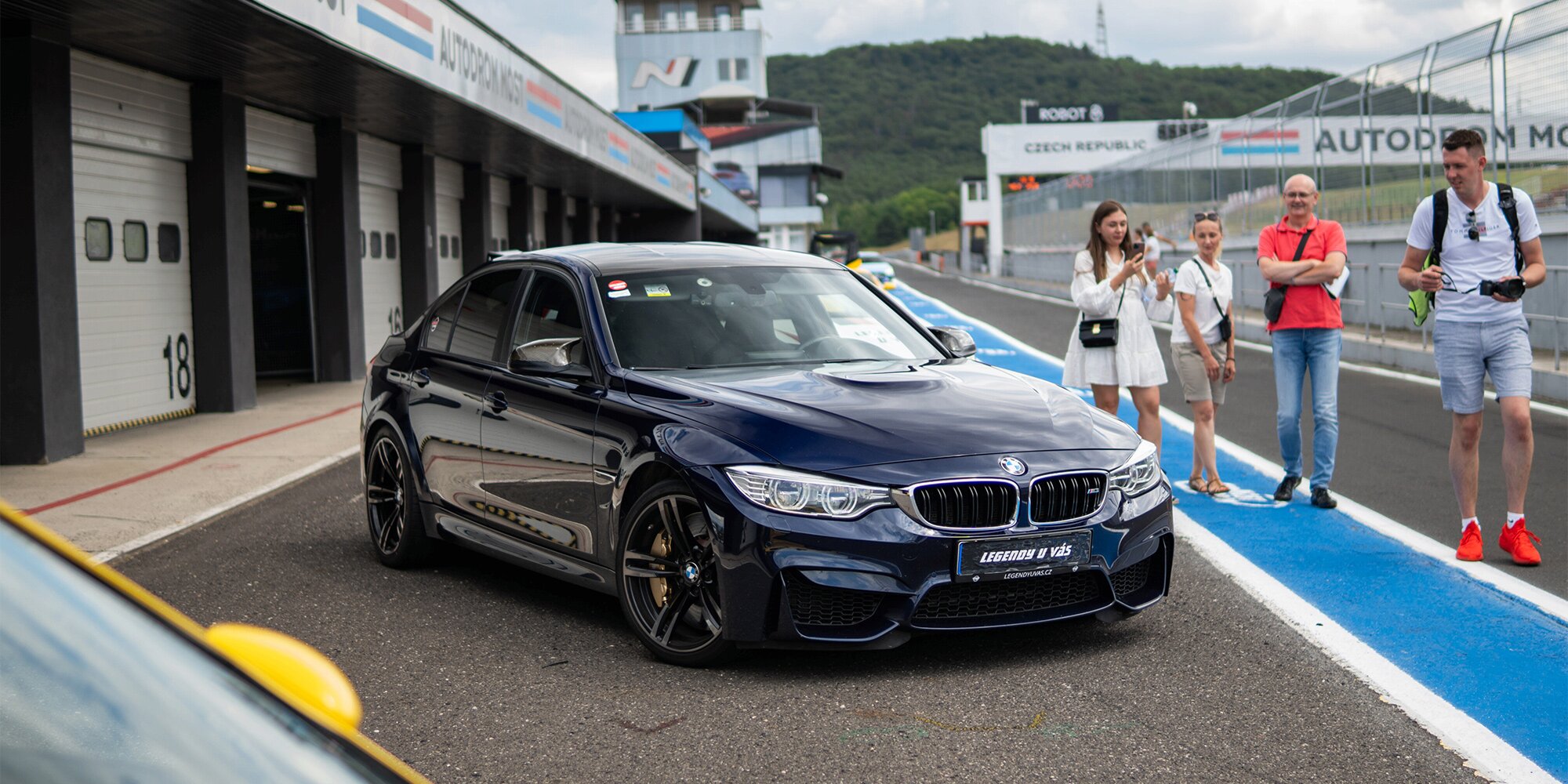 BMW M3 na závodních okruzích: řízení či spolujízda