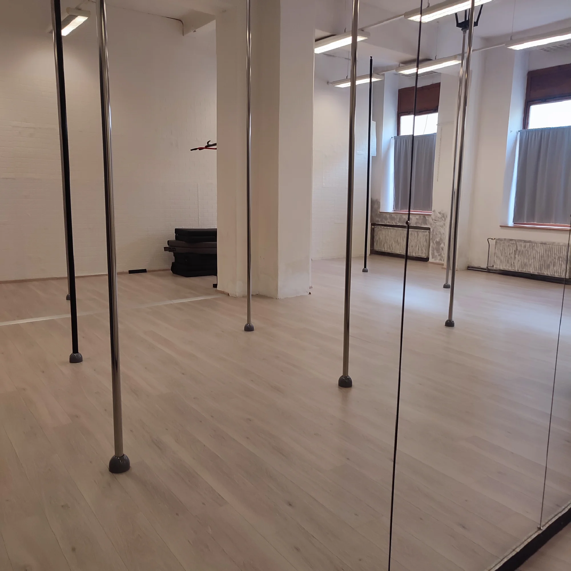 10 vstupů do tělocvičny pro ženy: lekce pro štíhlý pas, pilates, kruháč i posilovna