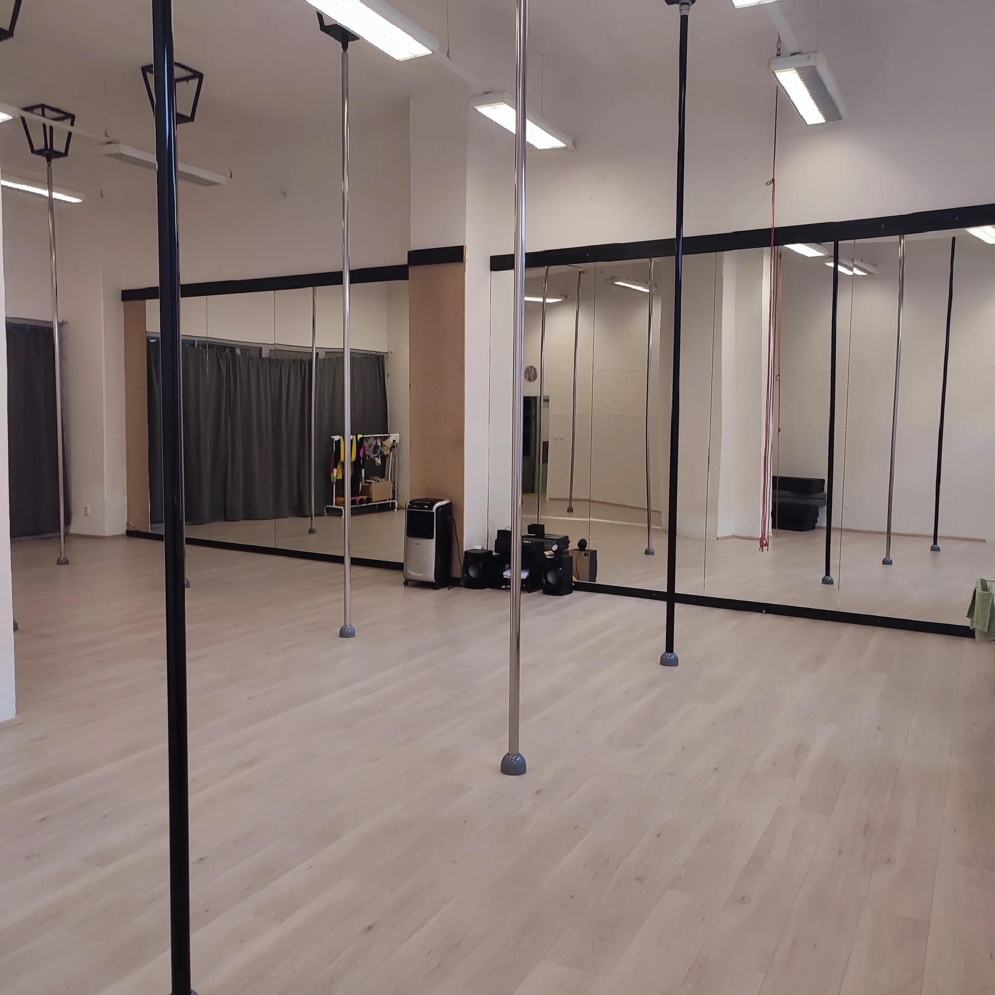 10 vstupů do tělocvičny pro ženy: lekce pro štíhlý pas, pilates, kruháč i posilovna