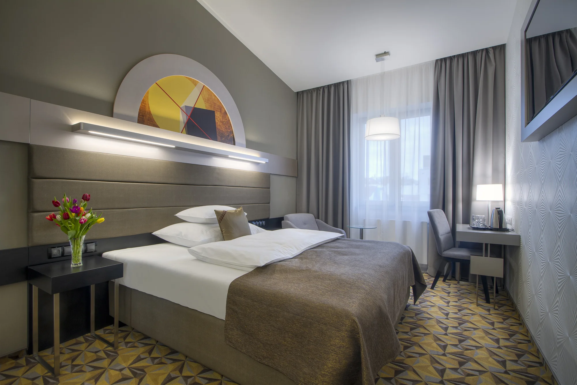 Pobyt v centru Prahy blízko hlavního nádraží: historický hotel se snídaní