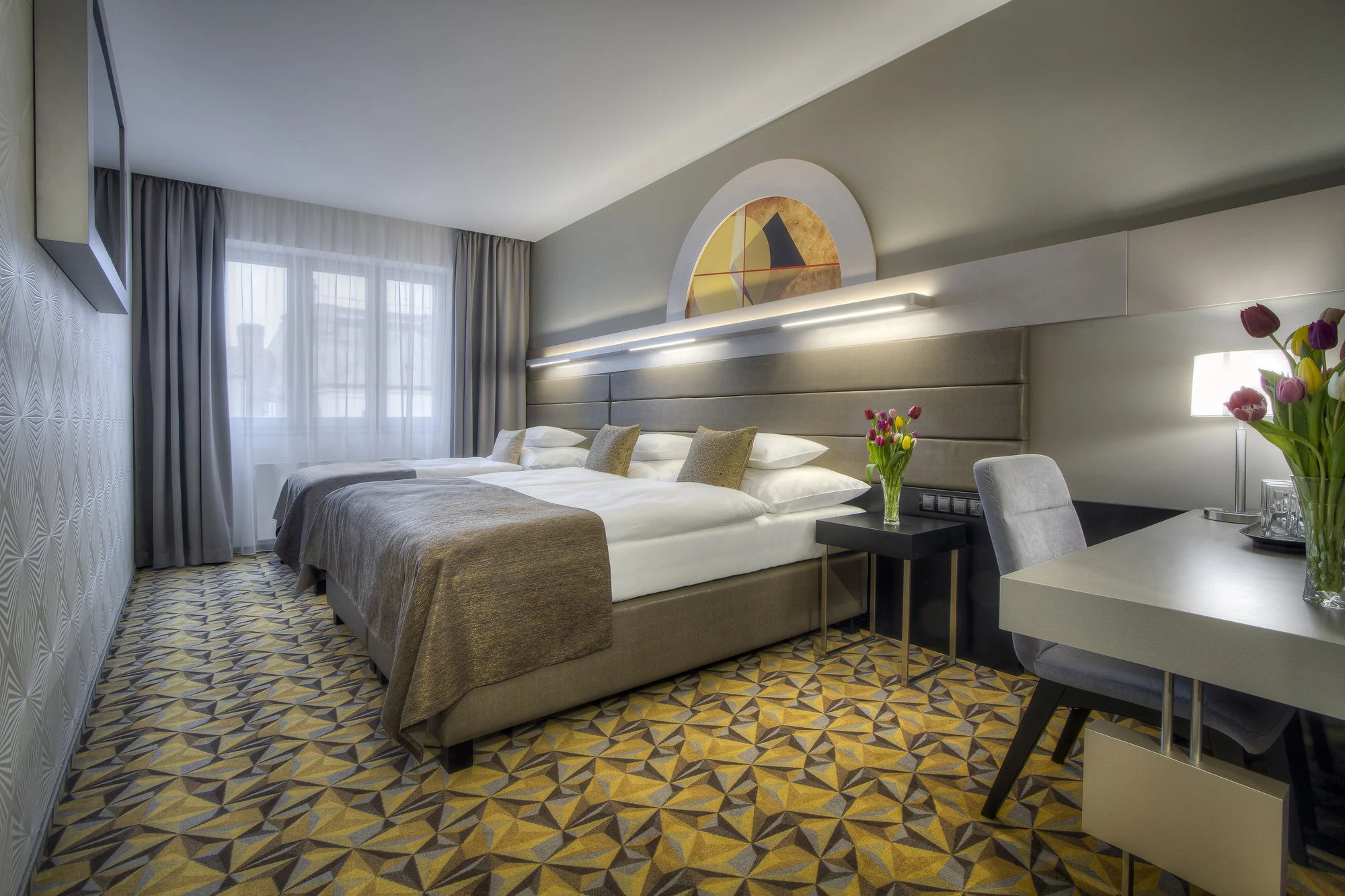 Pobyt v centru Prahy blízko hlavního nádraží: historický hotel se snídaní