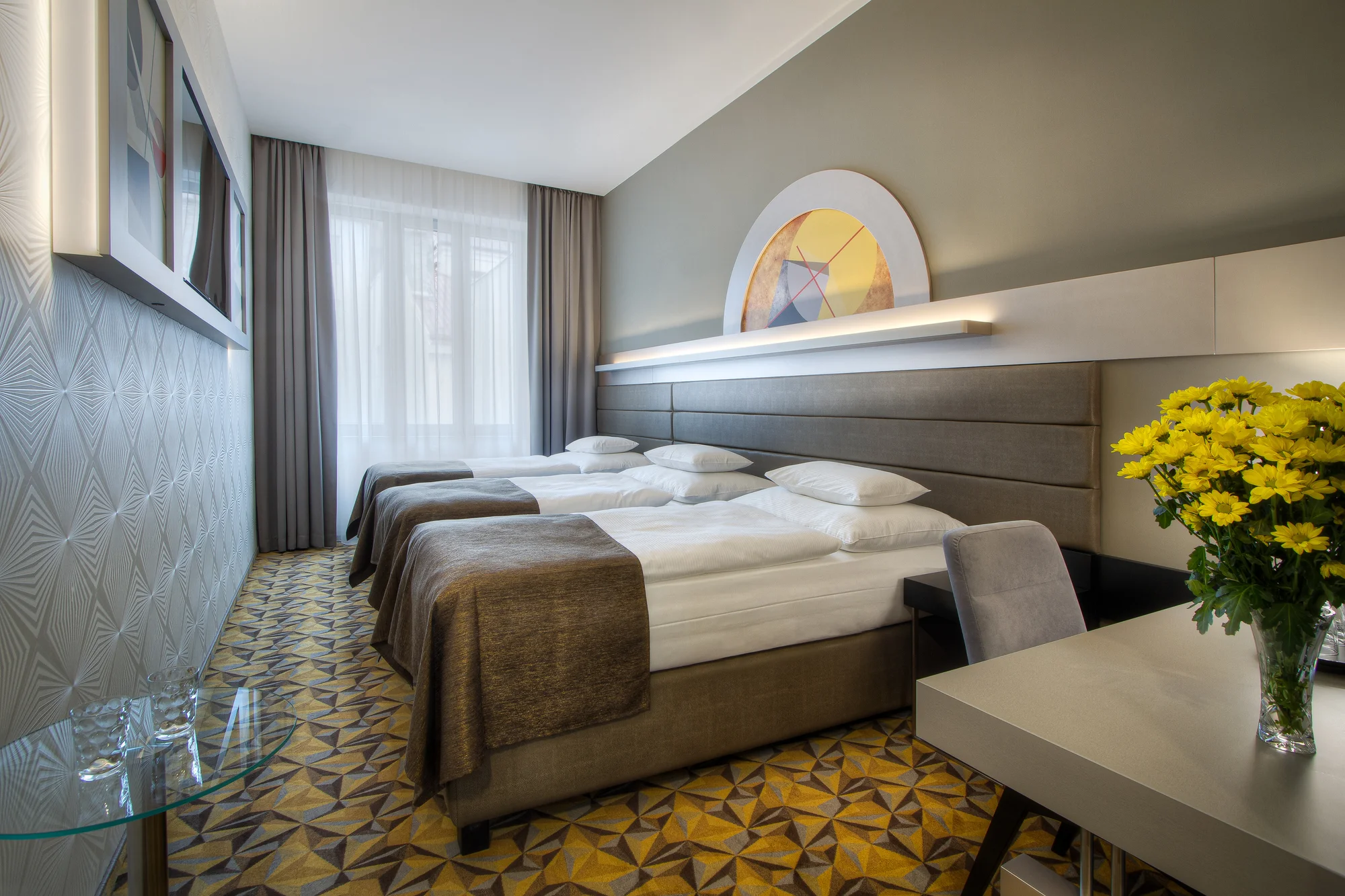 Pobyt v centru Prahy blízko hlavního nádraží: historický hotel se snídaní