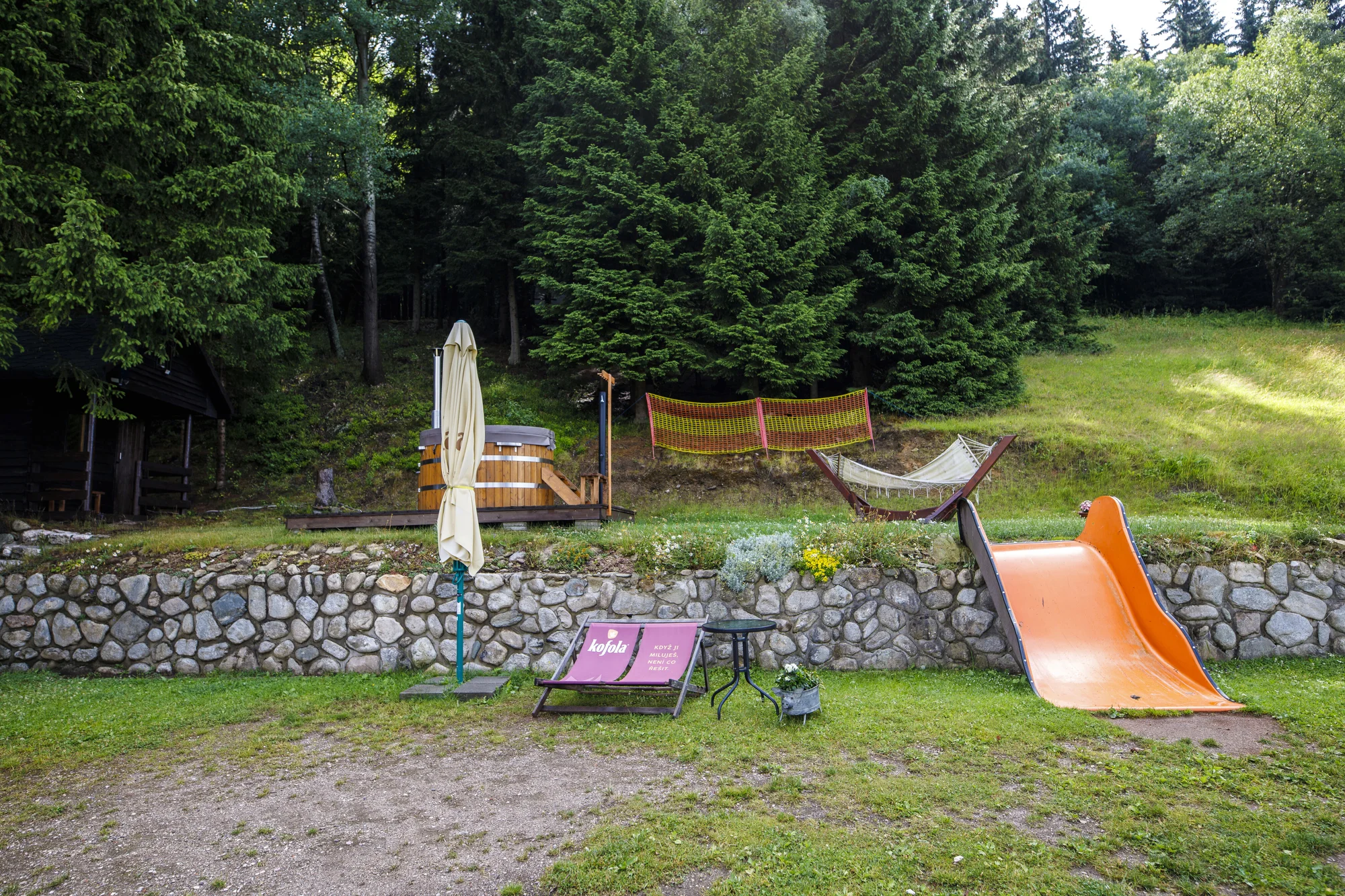 Aktivní dovolená ve Špindlu: penzion s polopenzí a saunou nebo koupacím sudem
