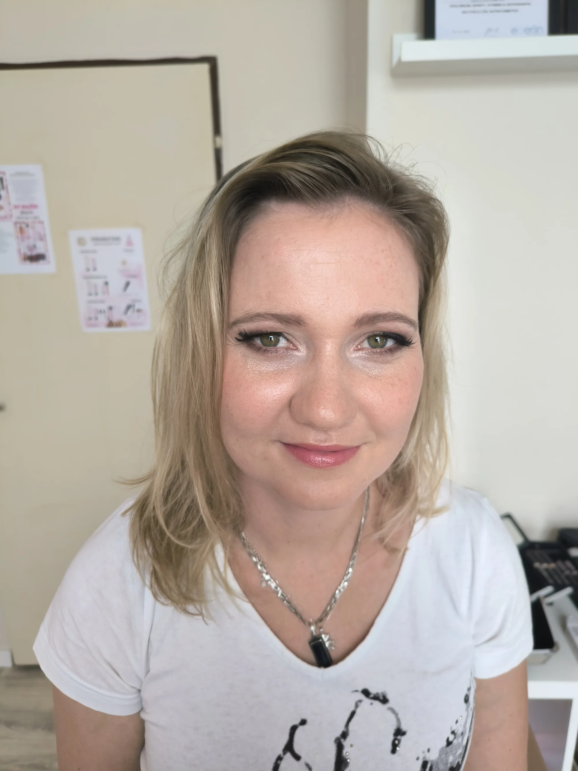 Tipy a triky v nanášení make-upu: individuální kurz líčení pro 1 i 2 osoby