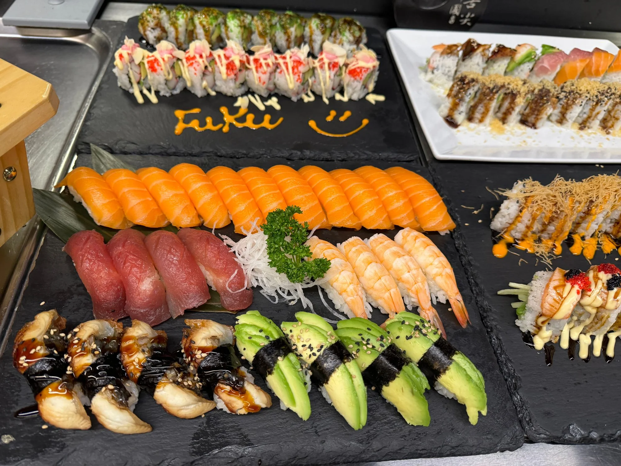 All you can eat bufet v Karlíně: asijská kuchyně, sushi, saláty a další dobroty