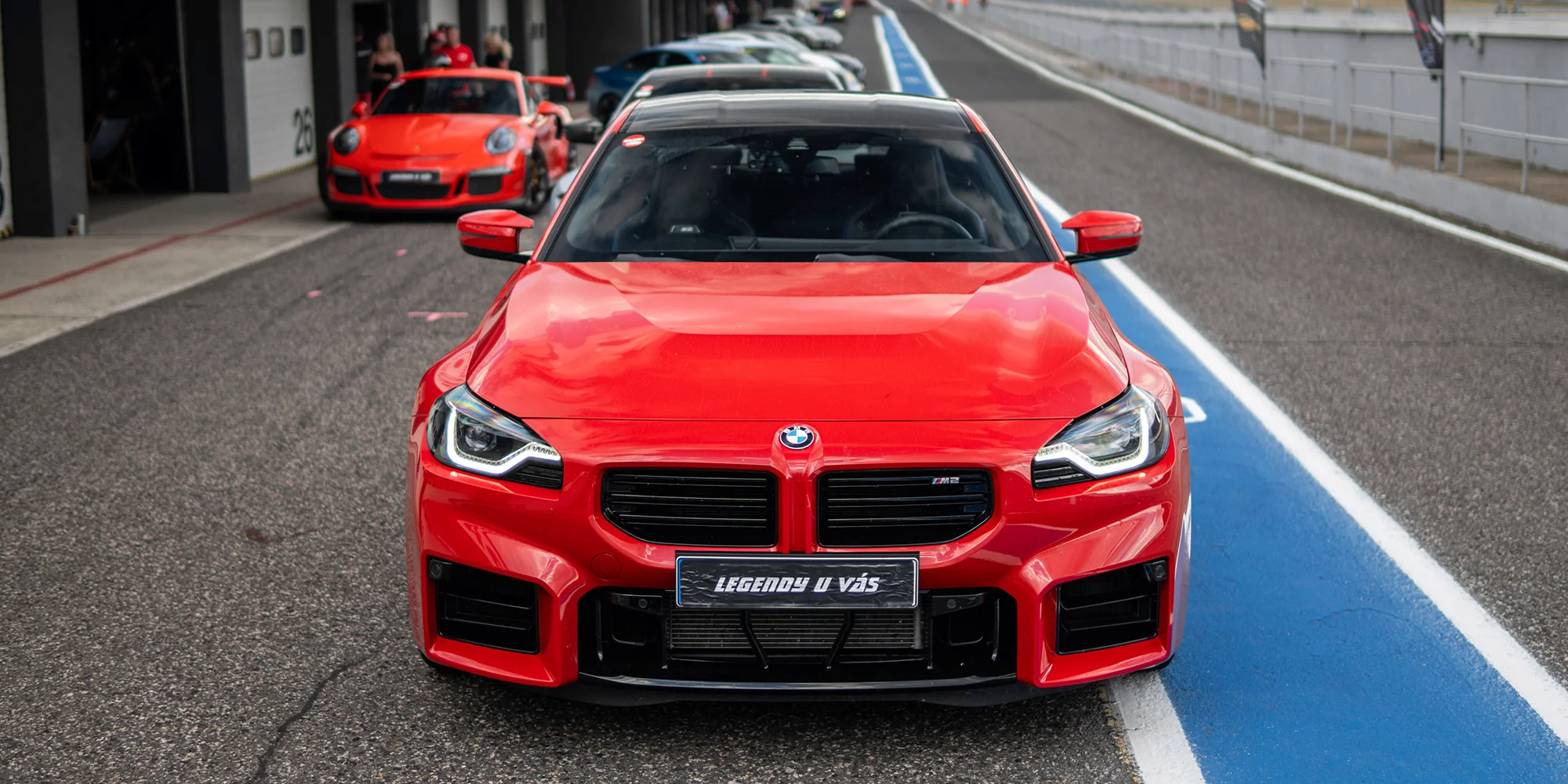 Jízda na závodním okruhu v novém BMW M2 G87