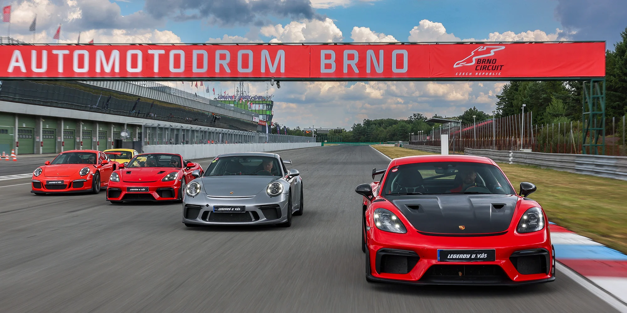 Řízení či spolujízda na závodním okruhu s Porsche GT4 RS Weissach