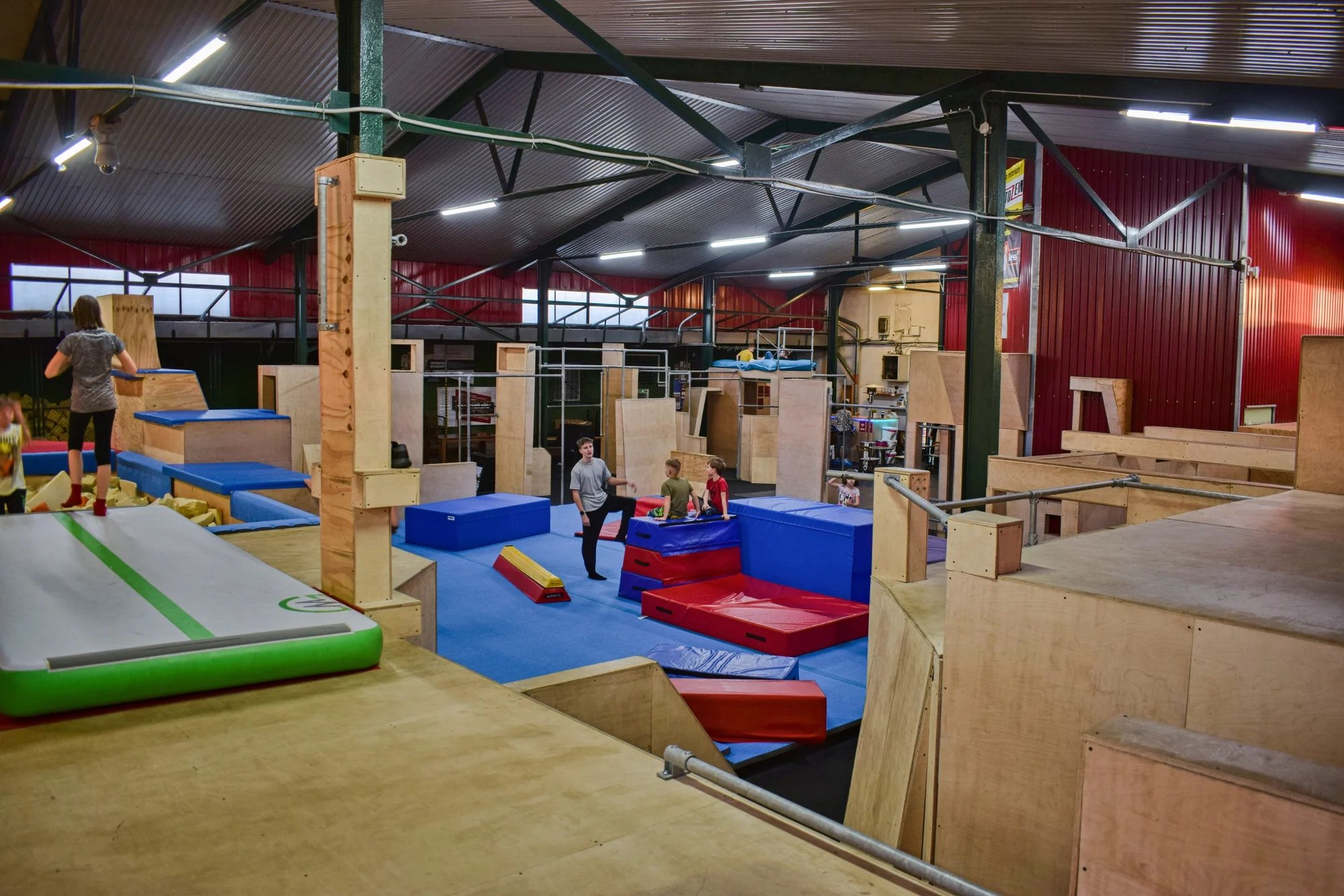 Akční zábava v parkour hale Improve Yourself Academy: vstup na 3 hodiny