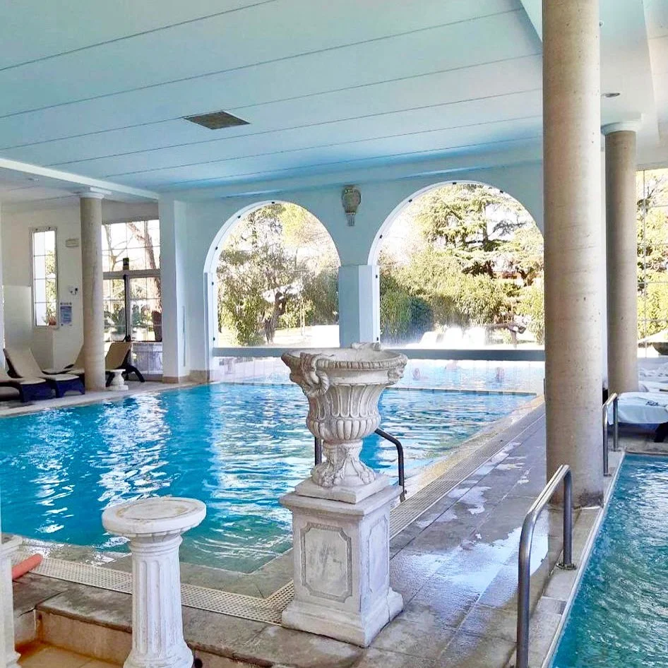 Relax v italském lázeňském městě Montegrotto Terme: 4* hotel s termálními bazény, saunou i polopenzí
