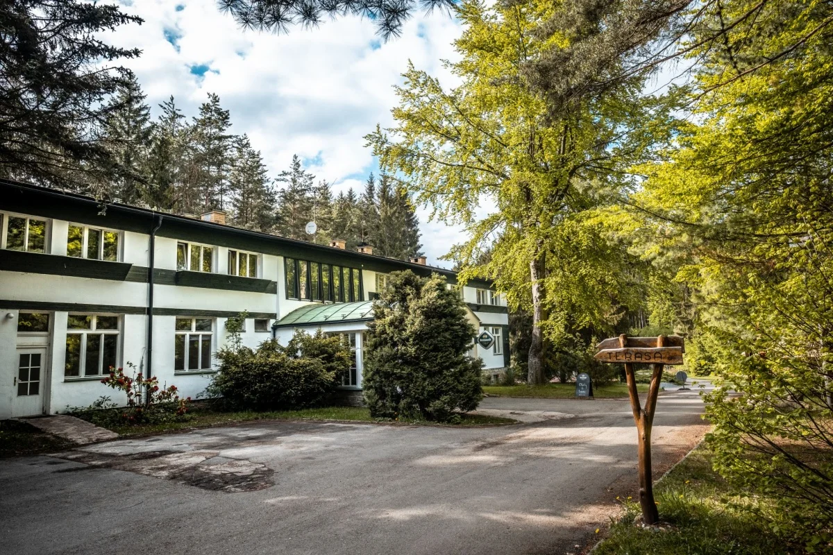 Pobyt v Posázaví: hotel uprostřed lesů, s rybníkem, wellness a aktivitami pro celou rodinu