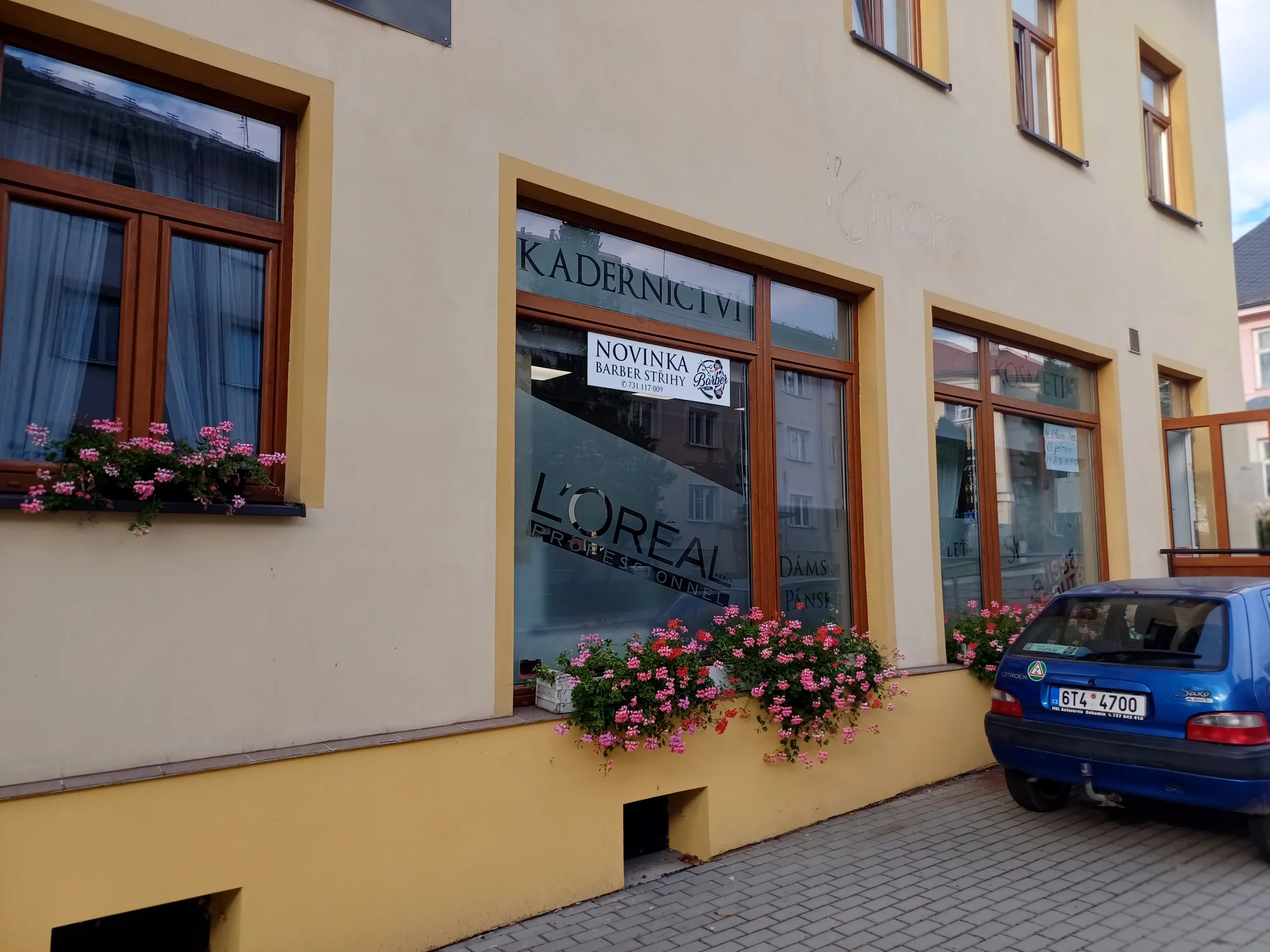 Kosmetické balíčky pro každou pleť: hloubkové ošetření, špachtle i masáž obličeje