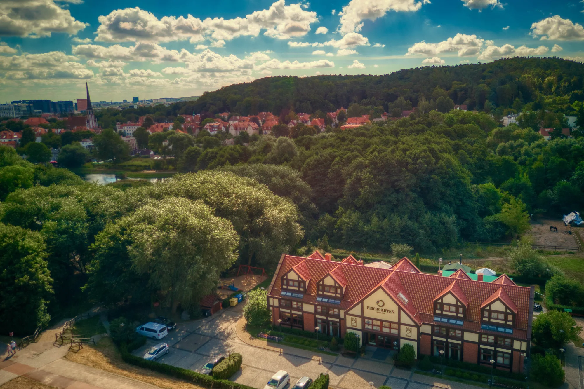 Dovolená u Baltu: hotel v Gdaňsku 10 km od historického centra, 14 km od Gdyně a 4 km od pláže