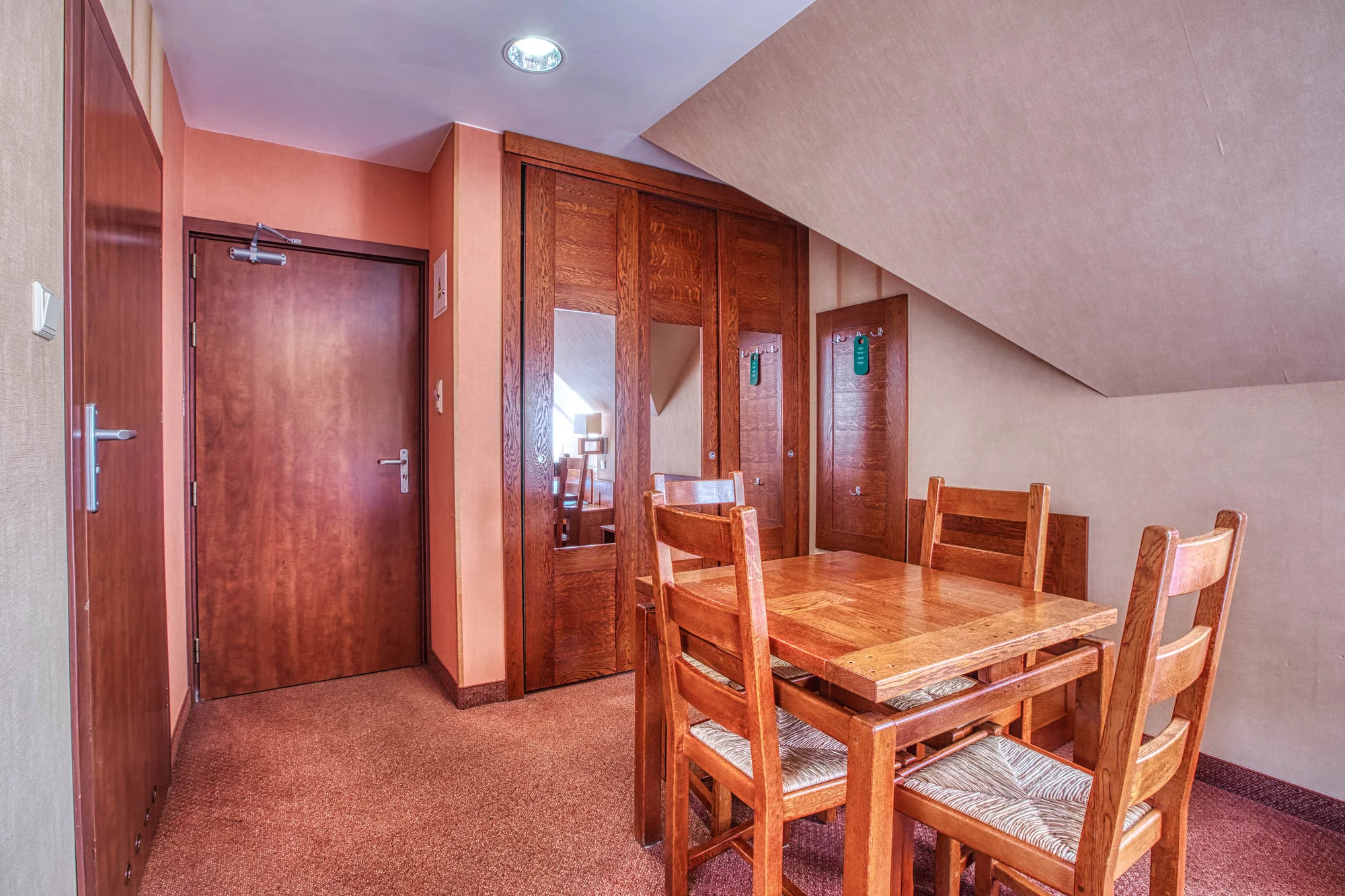 Dovolená u Baltu: hotel v Gdaňsku 10 km od historického centra, 14 km od Gdyně a 4 km od pláže