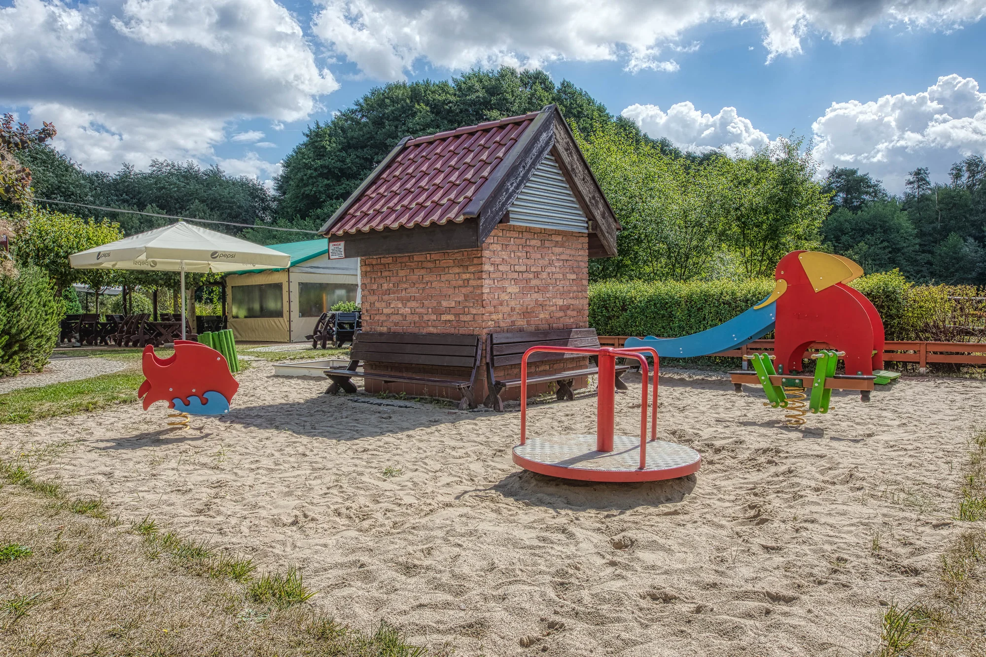 Dovolená u Baltu: hotel v Gdaňsku 10 km od historického centra, 14 km od Gdyně a 4 km od pláže