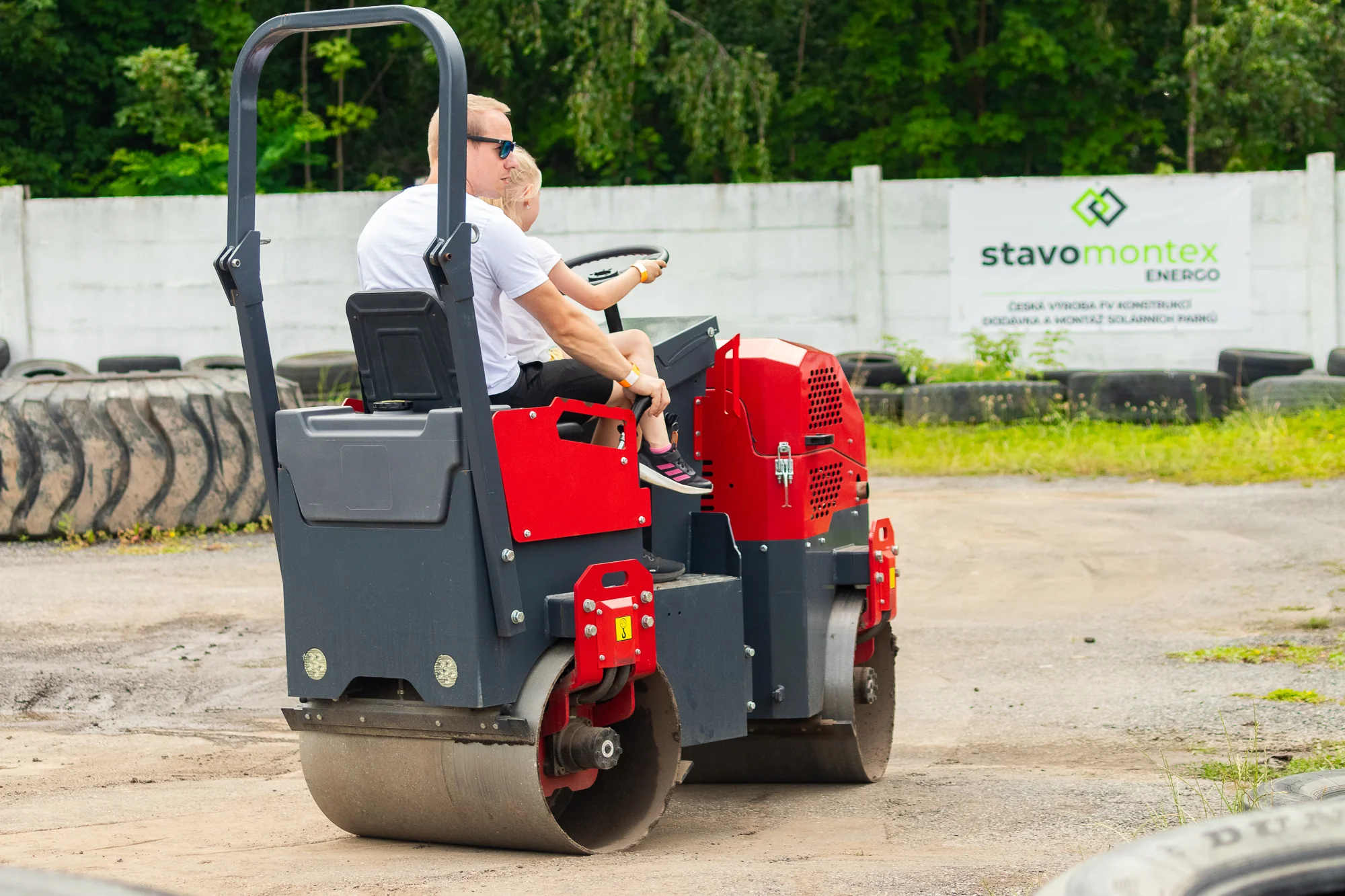Vstup do BagrParku pro děti i dospělé: zábavní park, kde zkusíte řídit stavební stroje