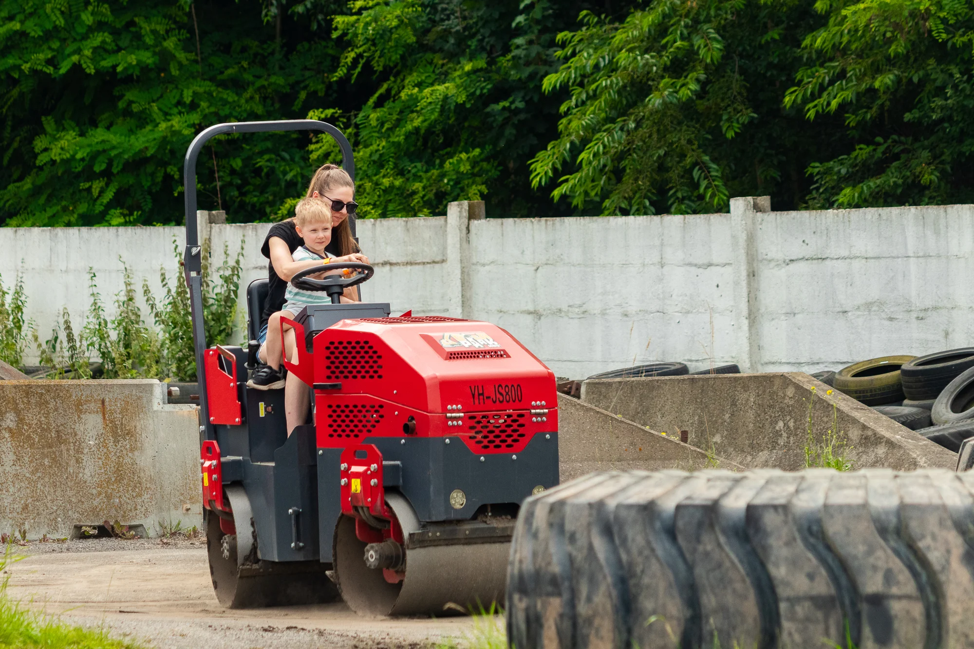 Vstup do BagrParku pro děti i dospělé: zábavní park, kde zkusíte řídit stavební stroje