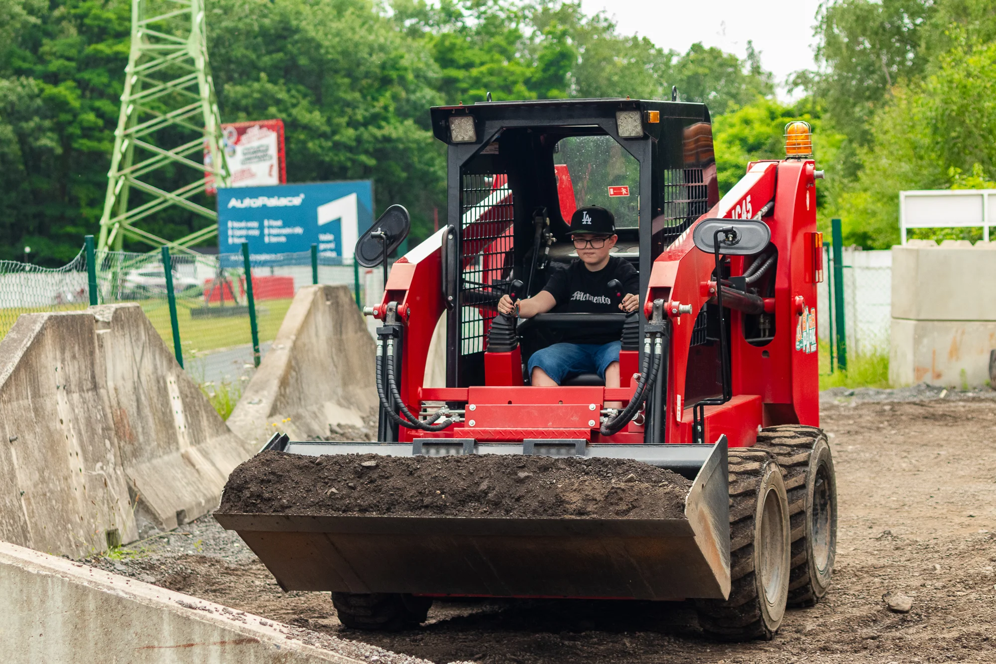 Vstup do BagrParku pro děti i dospělé: zábavní park, kde zkusíte řídit stavební stroje