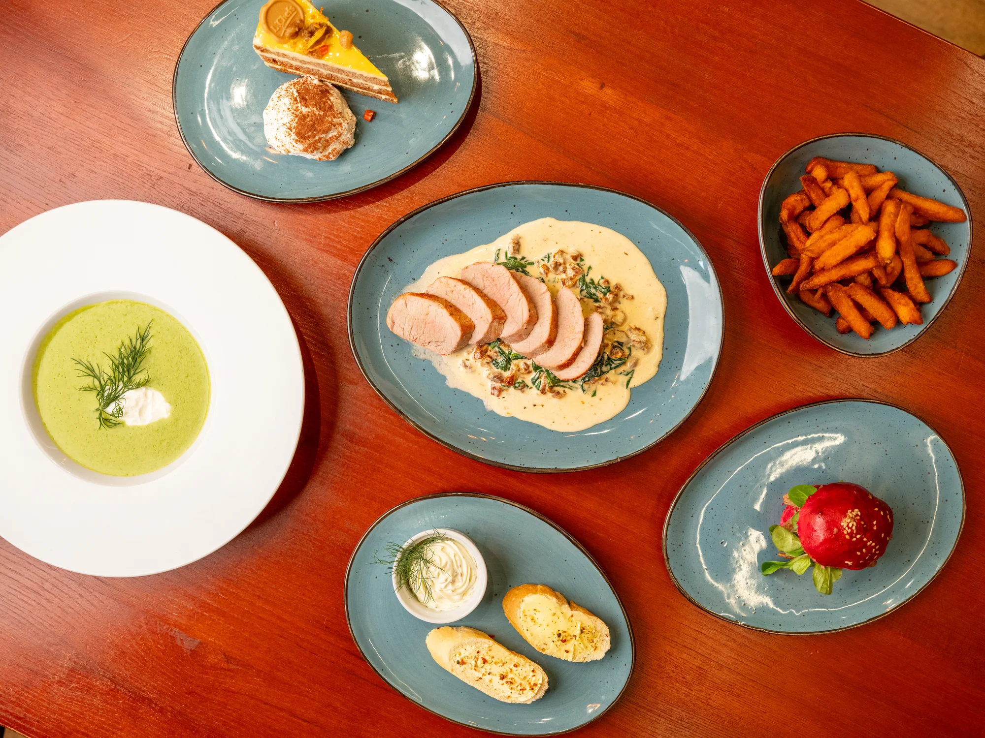 Pětichodové menu s vepřovou panenkou i proseccem pro 2 osoby
