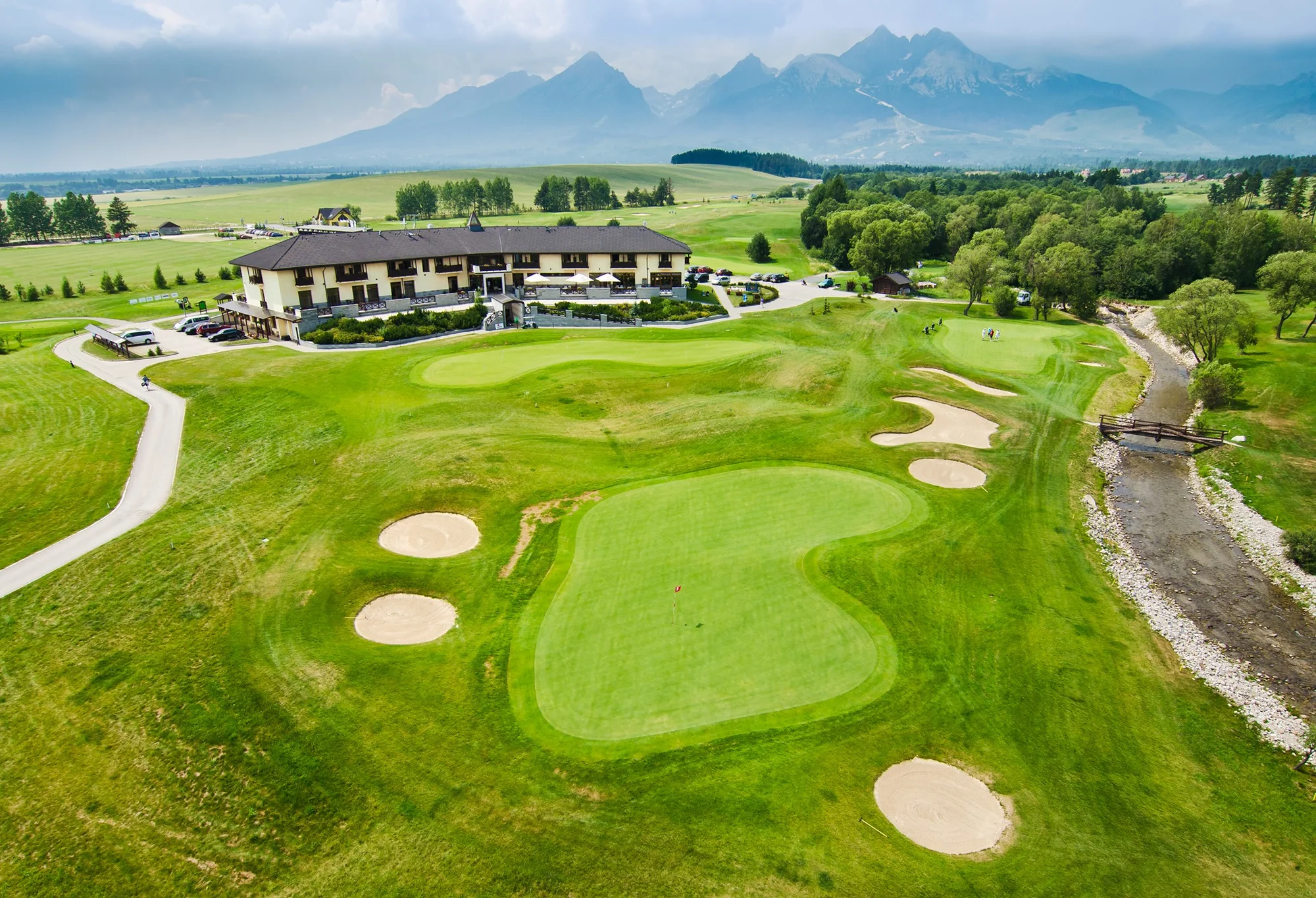 Luxusní pobyt ve Vysokých Tatrách: neomezený vstup do krásného wellness, golf a snídaně