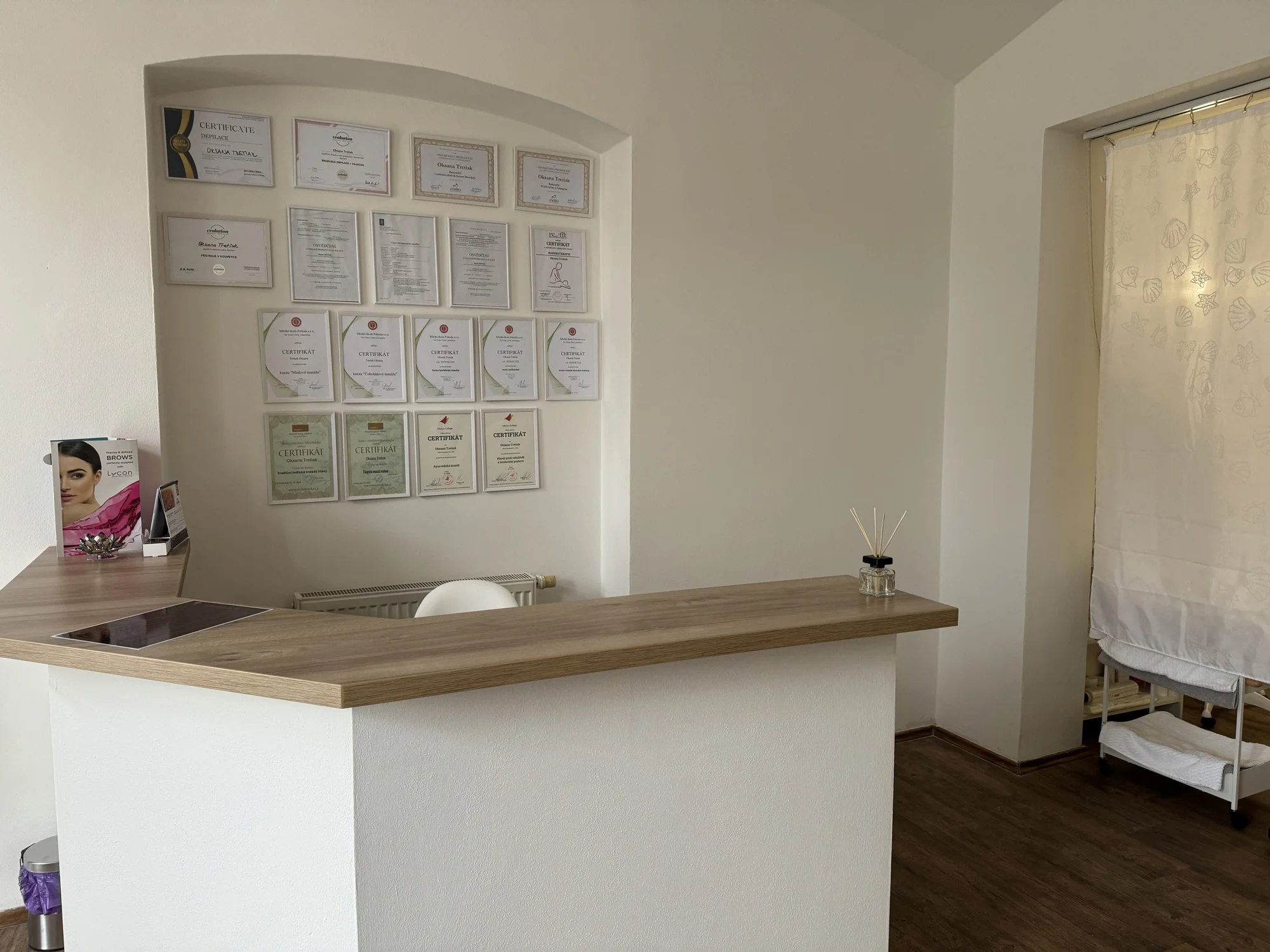 Masáž dle výběru: medový detox, vůně čokolády i relax pro celé tělo