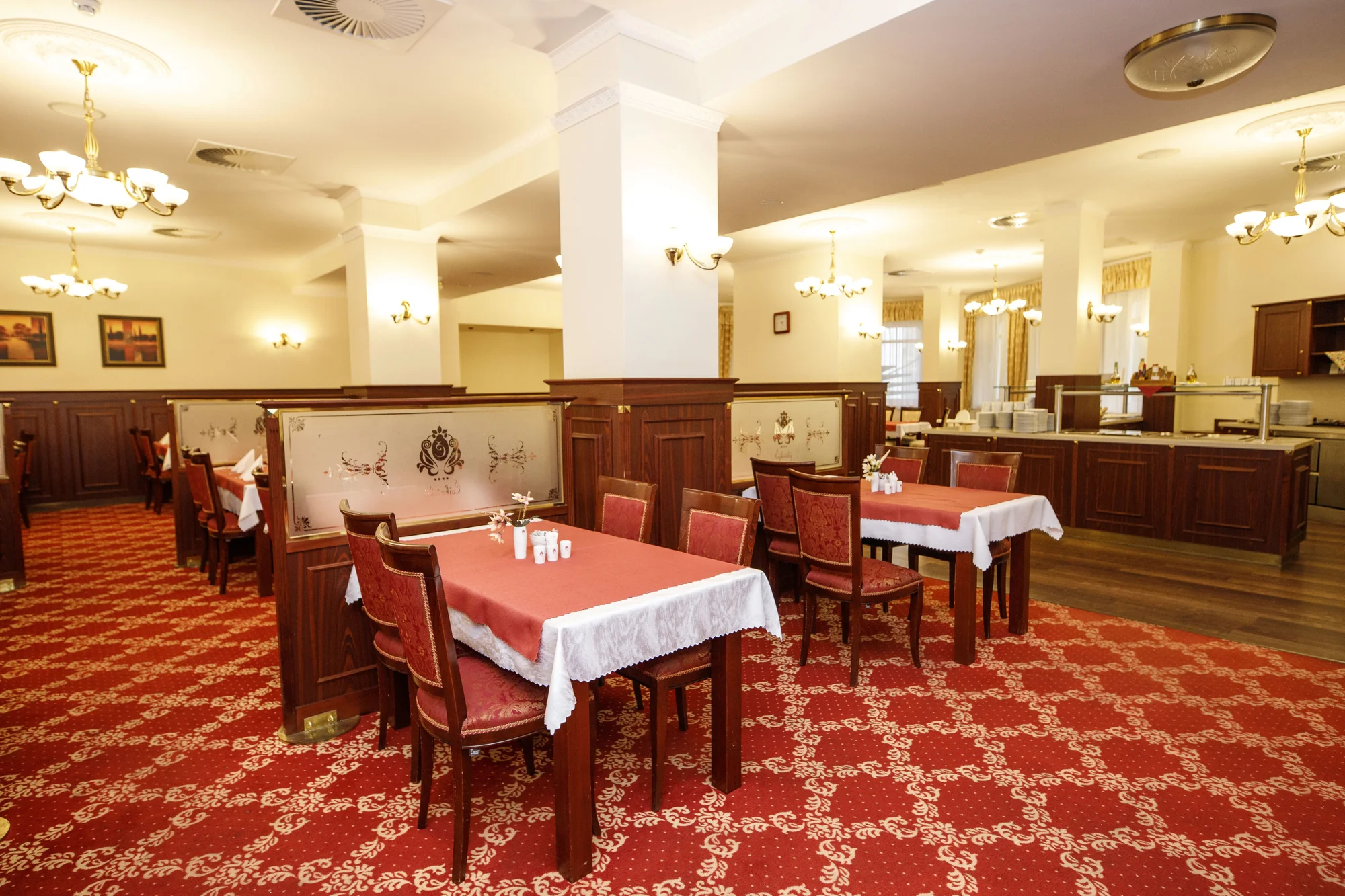 4* pobyt v Karlových Varech: snídaně či polopenze, bazén a sauna i procedury