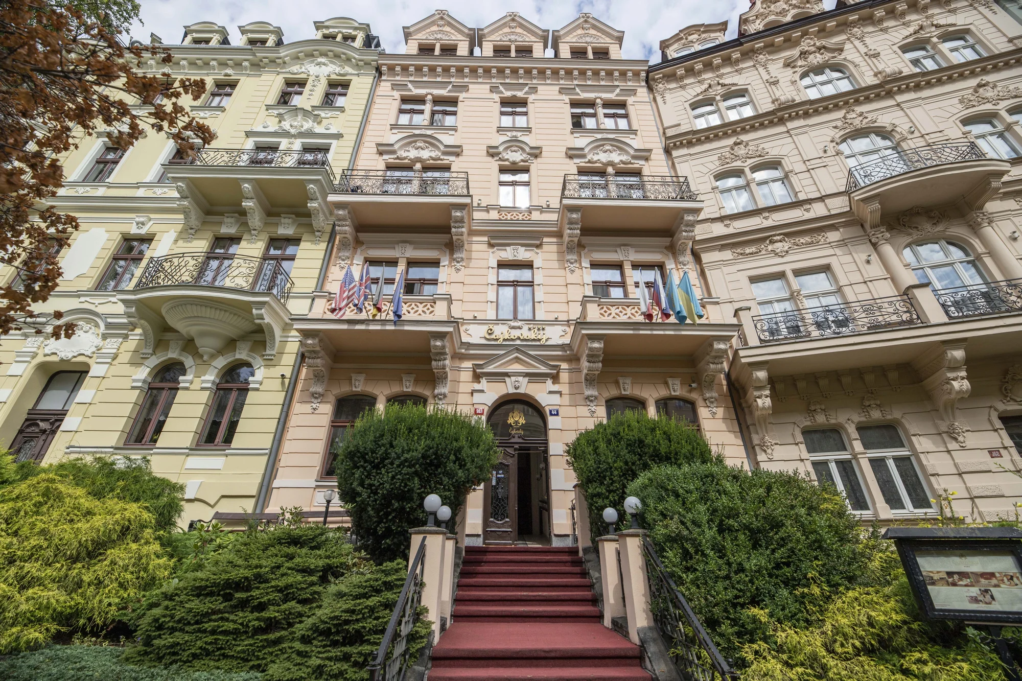 4* pobyt v Karlových Varech: snídaně či polopenze, bazén a sauna i procedury