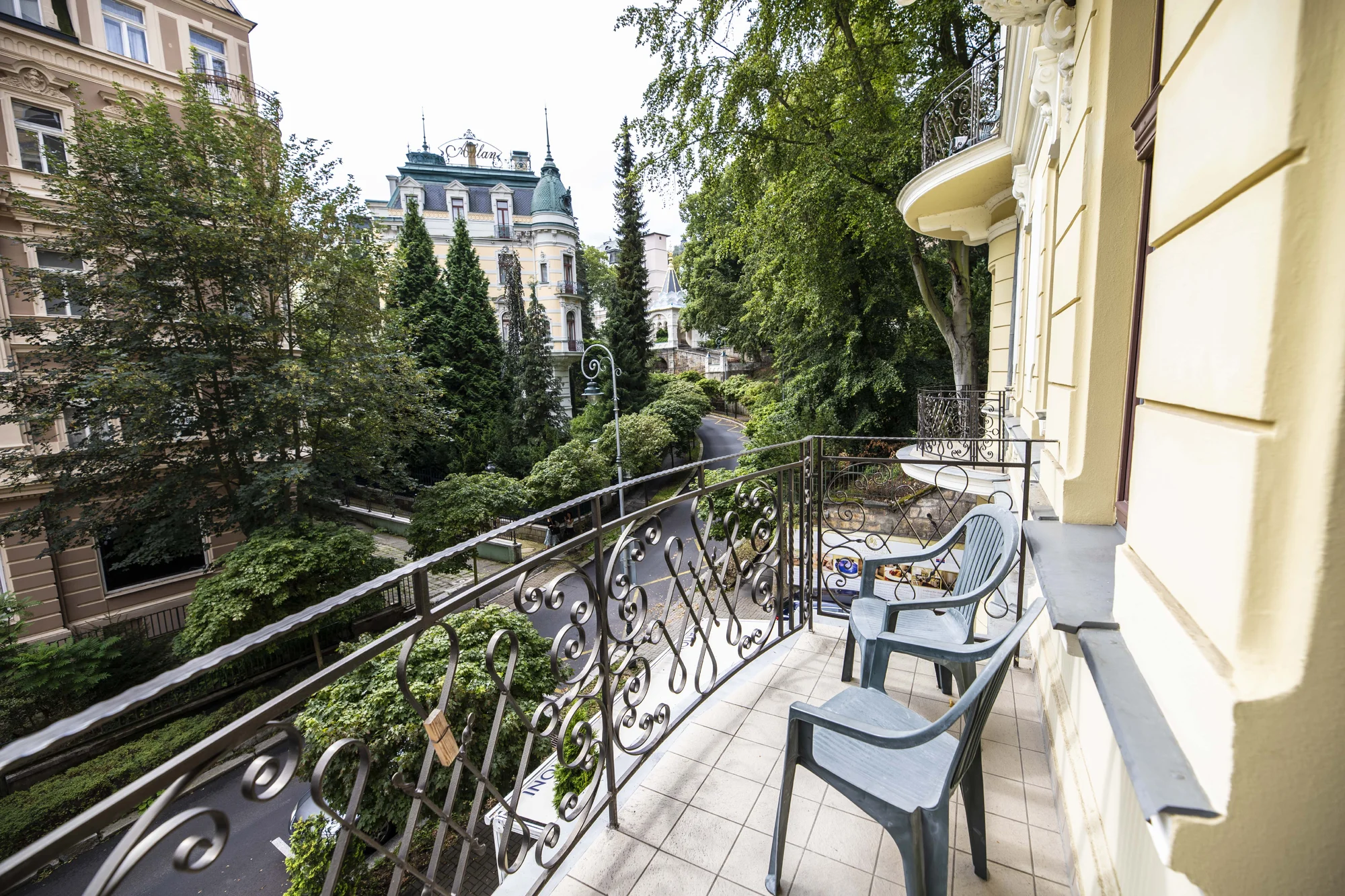 4* pobyt v Karlových Varech: snídaně či polopenze, bazén a sauna i procedury