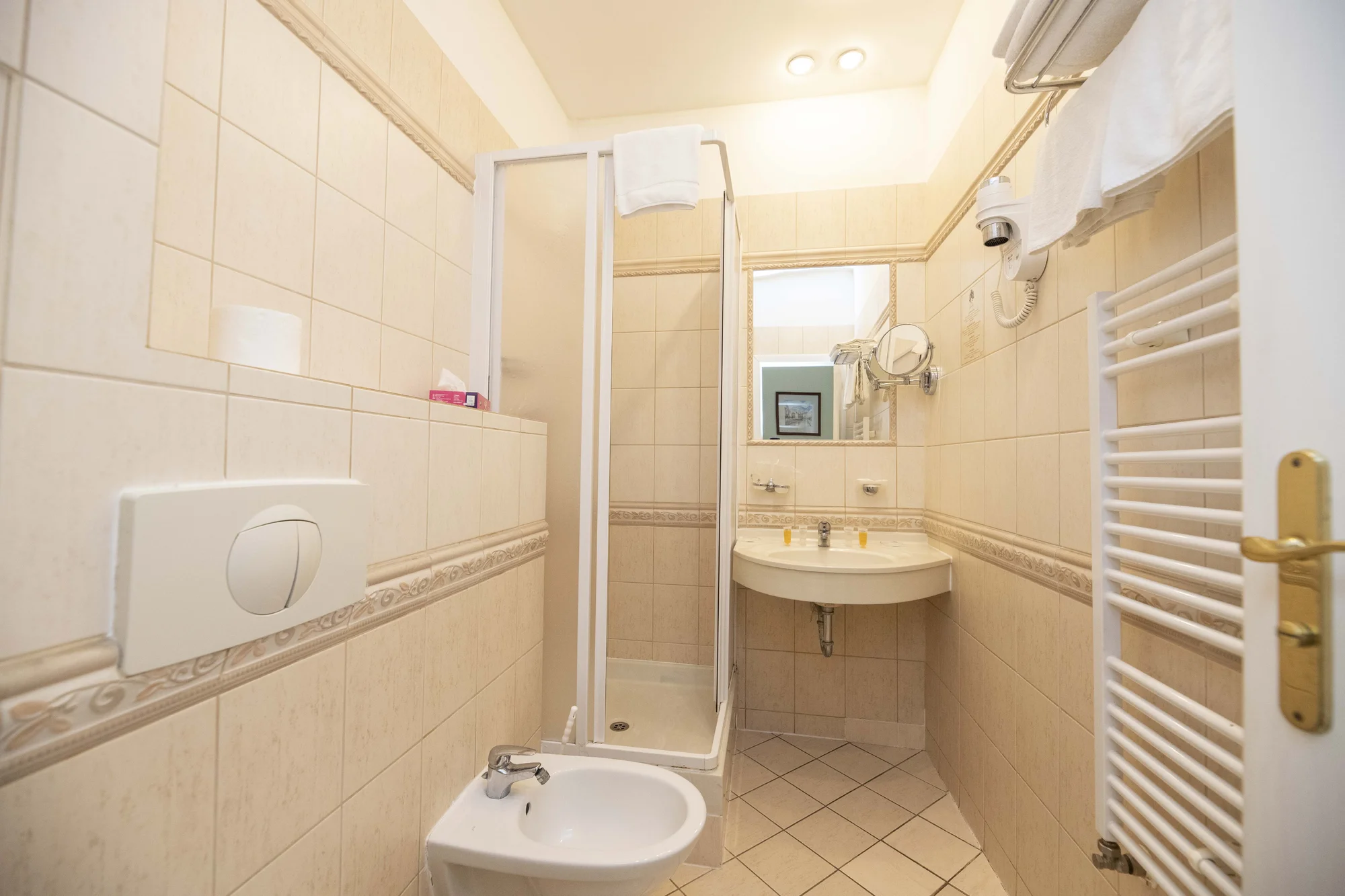 4* pobyt v Karlových Varech: snídaně či polopenze, bazén a sauna i procedury