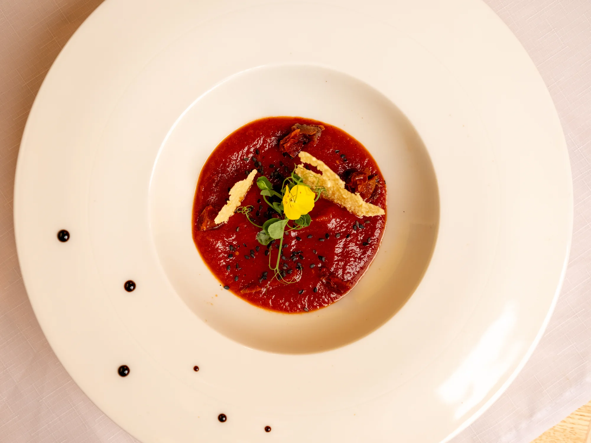 Pětichodové menu s panenkou a rump steakem i relaxace ve wellness pro 2 osoby