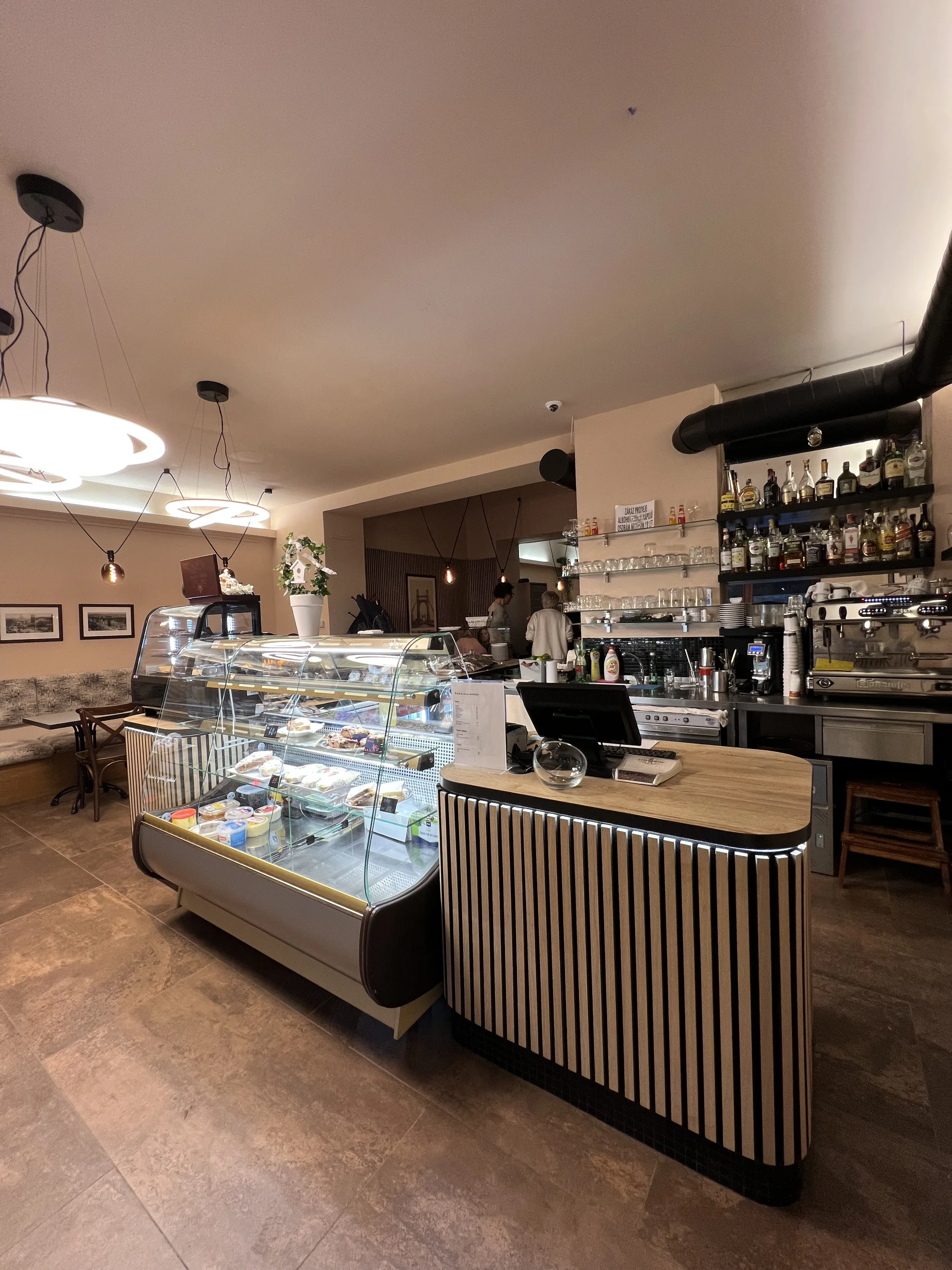 Otevřené vouchery do turecké kavárny Cafe7 na jídlo i pití: 300-1000 Kč