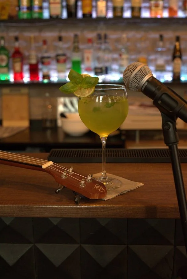 Vouchery do music & comedy baru s latinskoamerickými specialitami: exotické jídlo i drinky, hudba a zábava