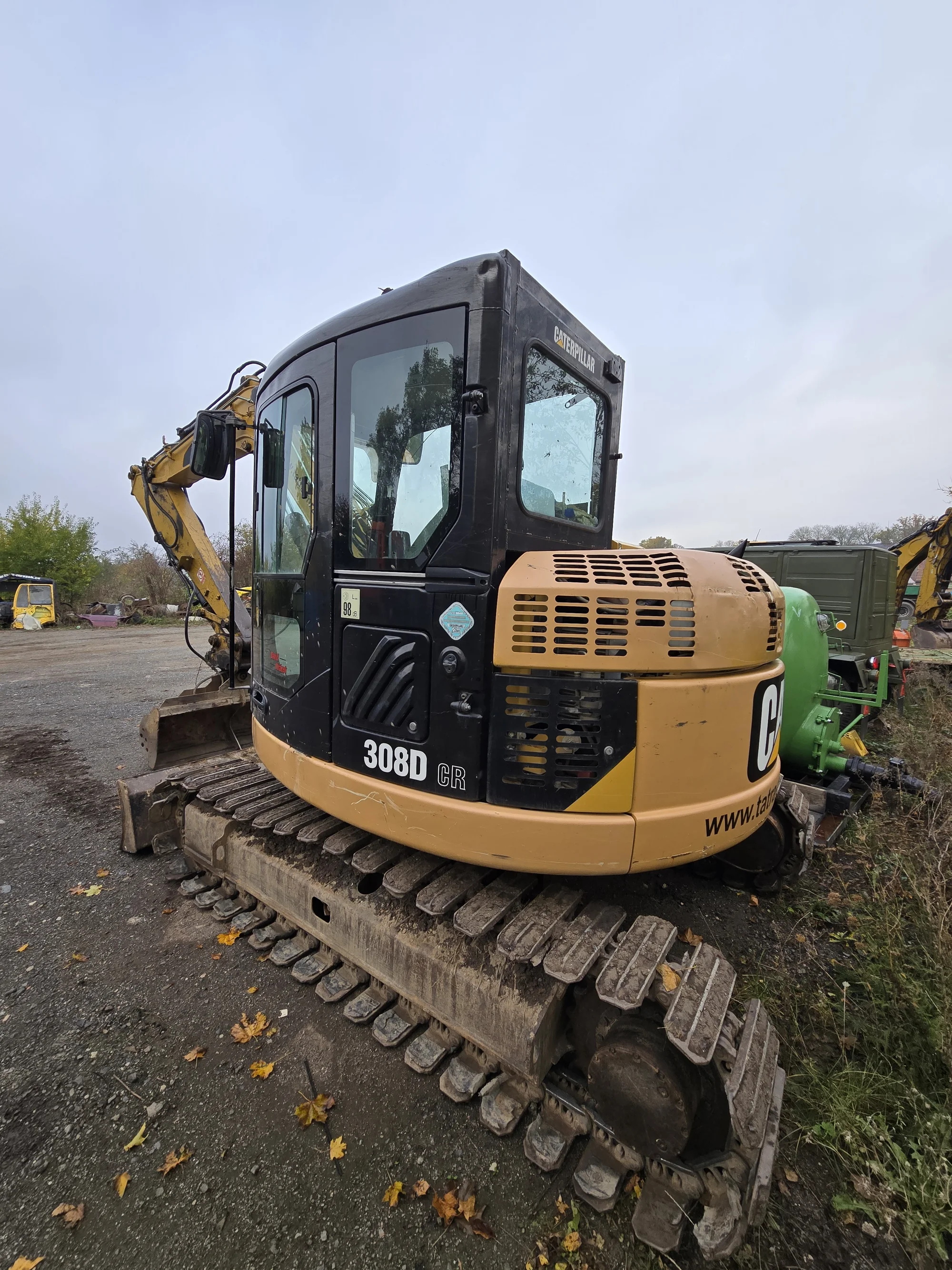 30–60 min. řádění s legendárním kloubovým nakladačem, bagrem nebo rypadlem