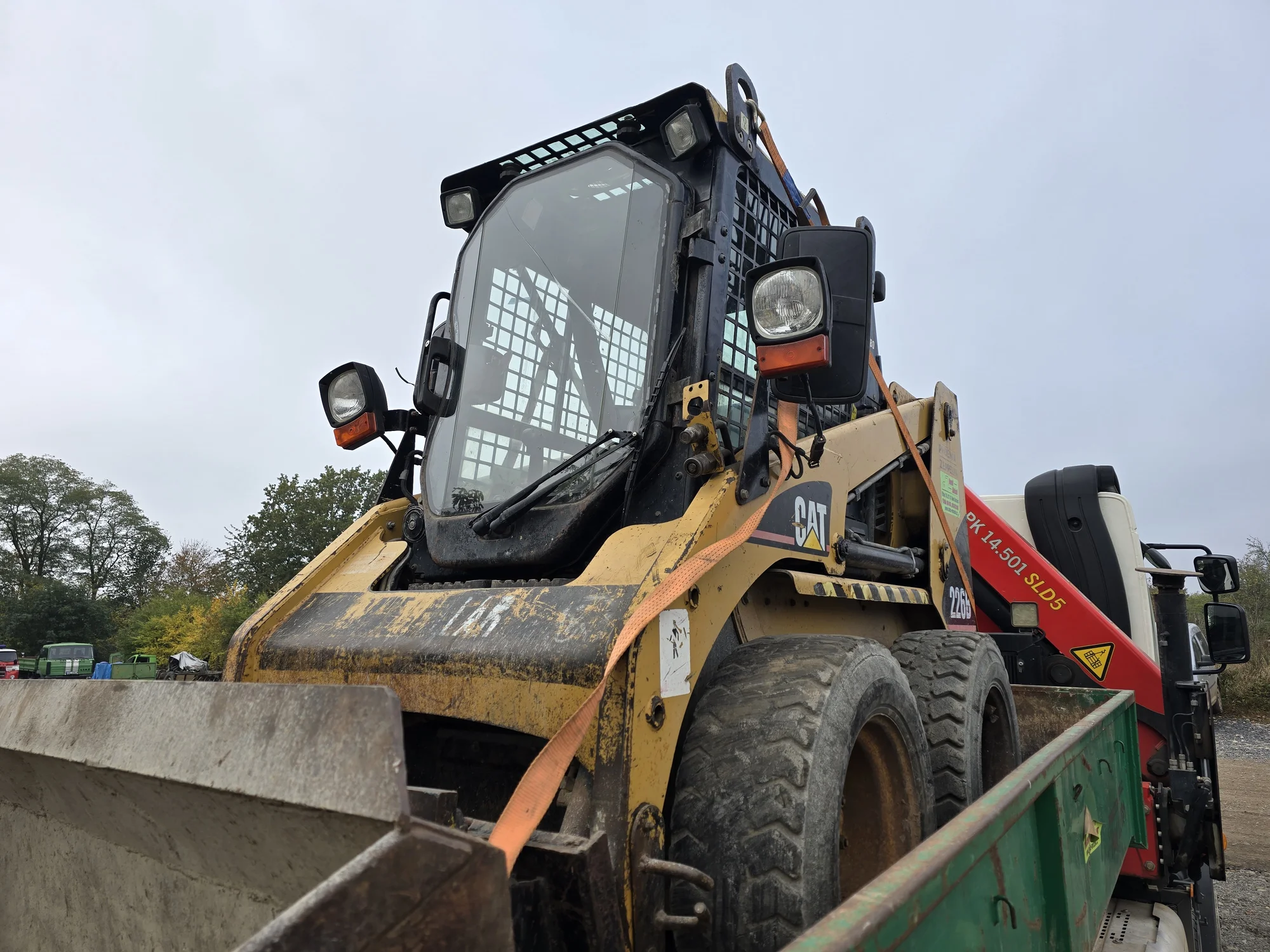 30–60 min. řádění s legendárním kloubovým nakladačem, bagrem nebo rypadlem