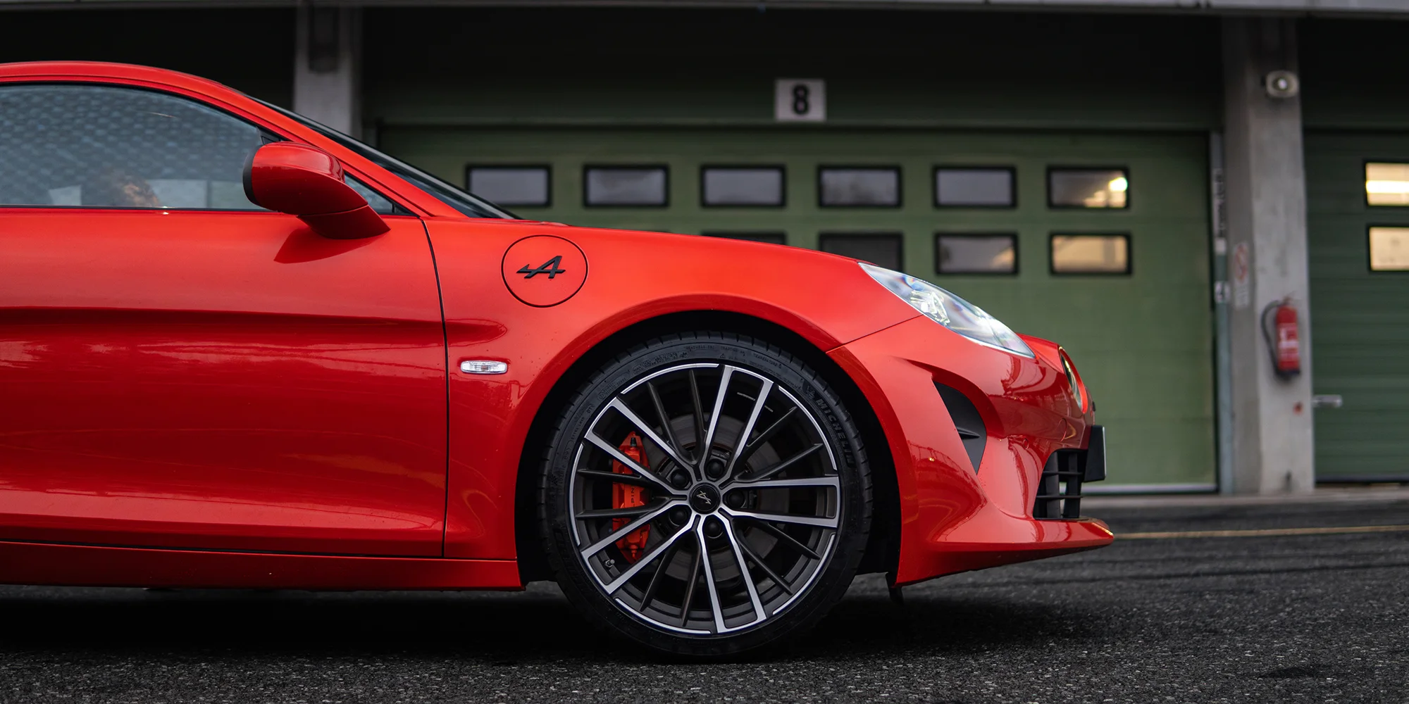 Řízení i spolujízda v Alpine A110 S na závodním okruhu