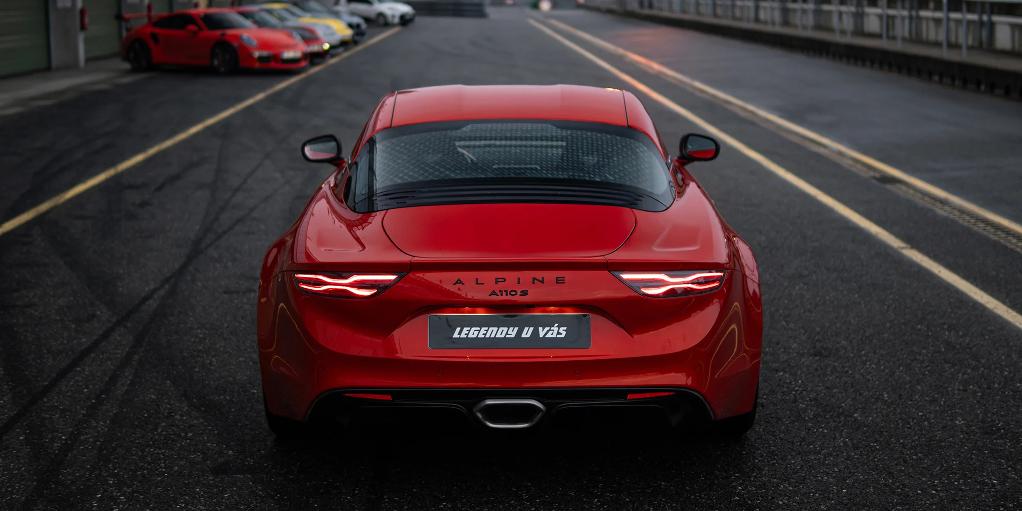 Řízení i spolujízda v Alpine A110 S na závodním okruhu