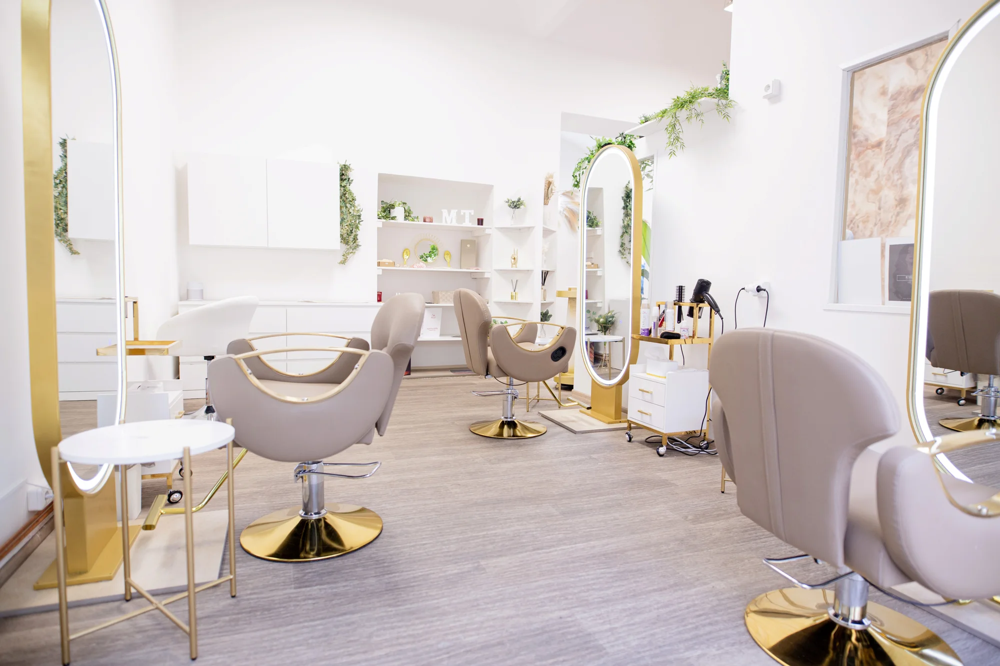 Kompletní péče o vlasy: střih, čištění, regenerace i barvení, balayage či shatush