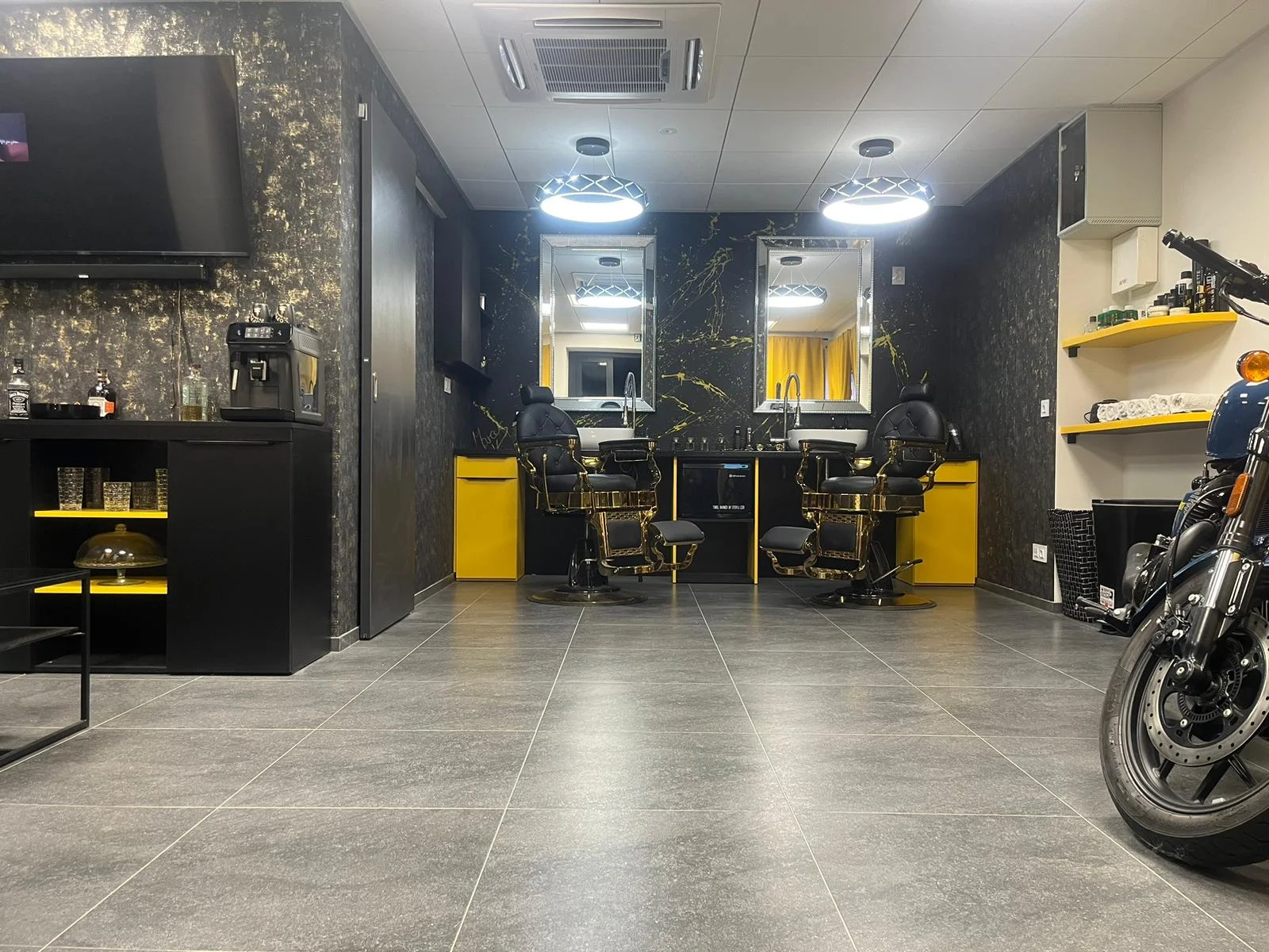 Barber péče v centru Brna: úprava vousů, střih i kompletní balíček
