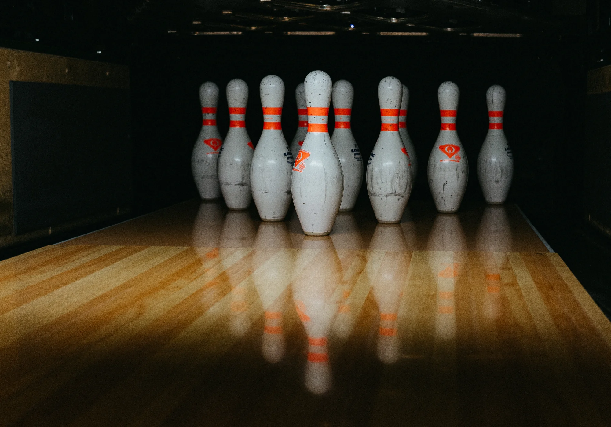 Až dvě hodiny bowlingu pro 2–8 osob a bramborové lupínky, burgery nebo pizza