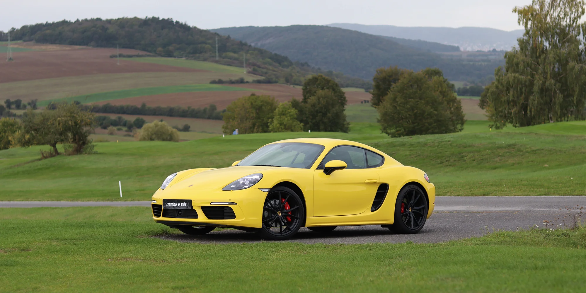 Porsche Cayman S na závodním okruhu: 1–3 kola