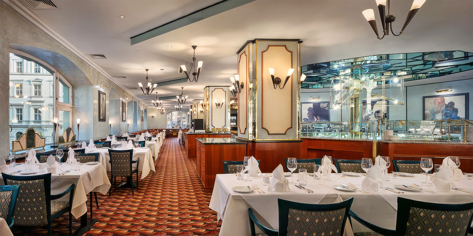 Luxusní hotel u Václavského náměstí: pokoj Deluxe, snídaně, parkování i pozdní check-out
